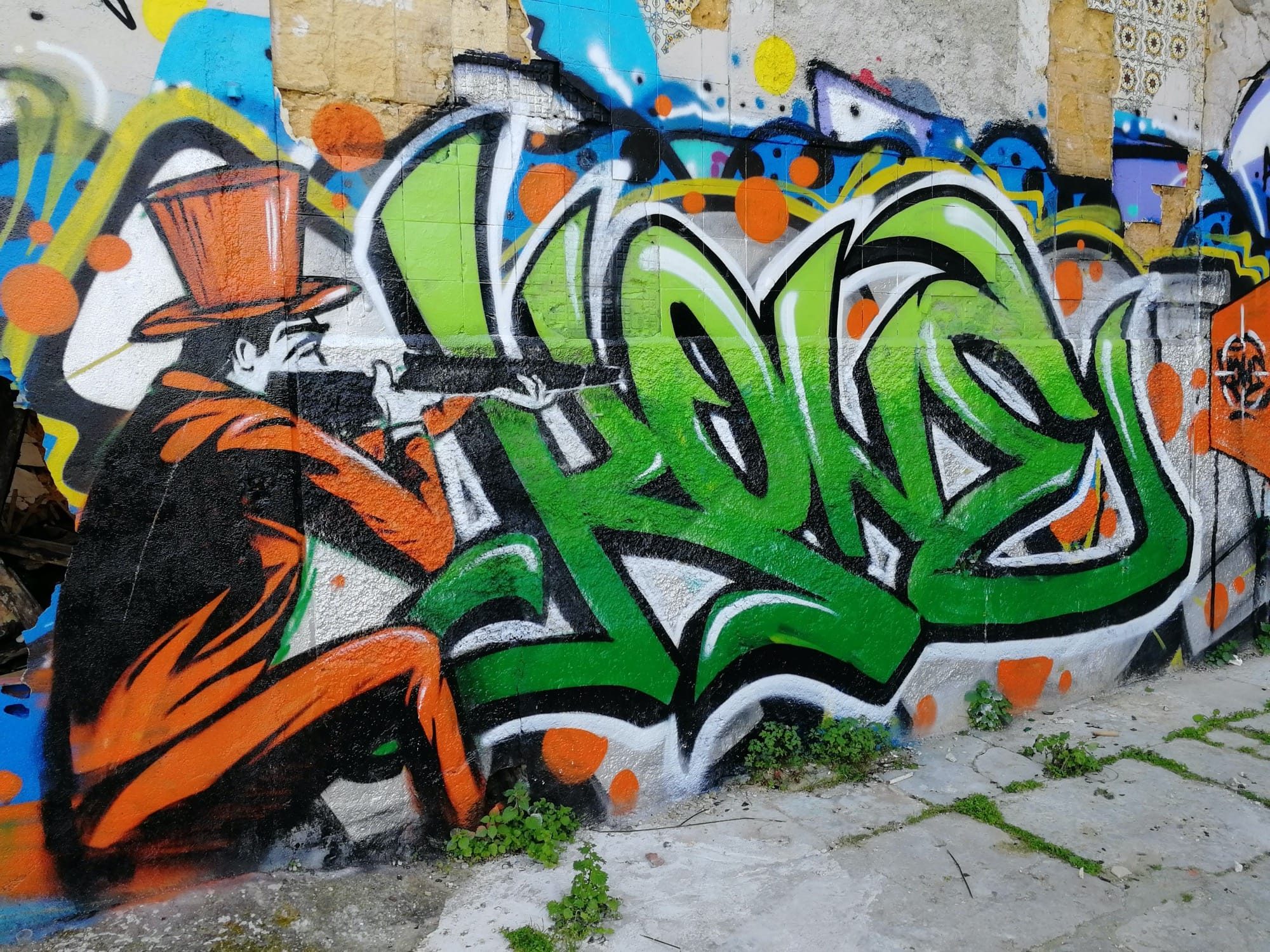 Silhouette au Haut-de-Forme - Almada — Street art à Almada