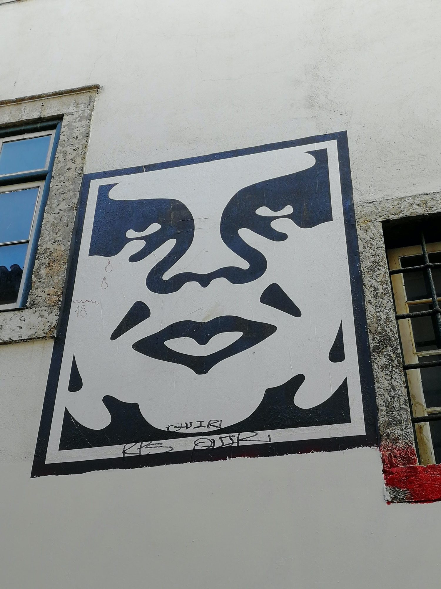 Icône Obey à Lisbonne — Street art à Lisboa