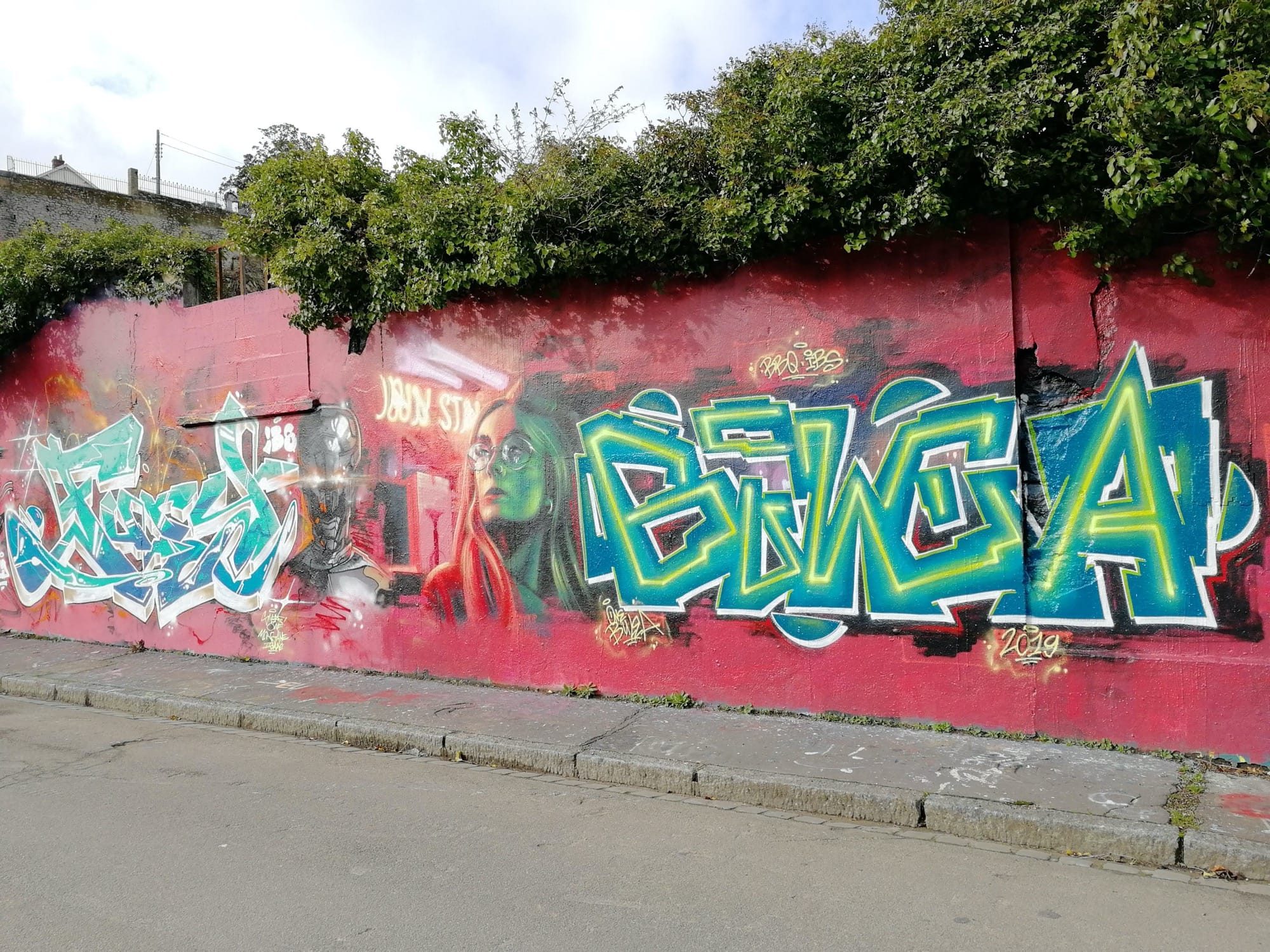 Cyberpunk Neon Duel, Nantes — Street art in Nantes
