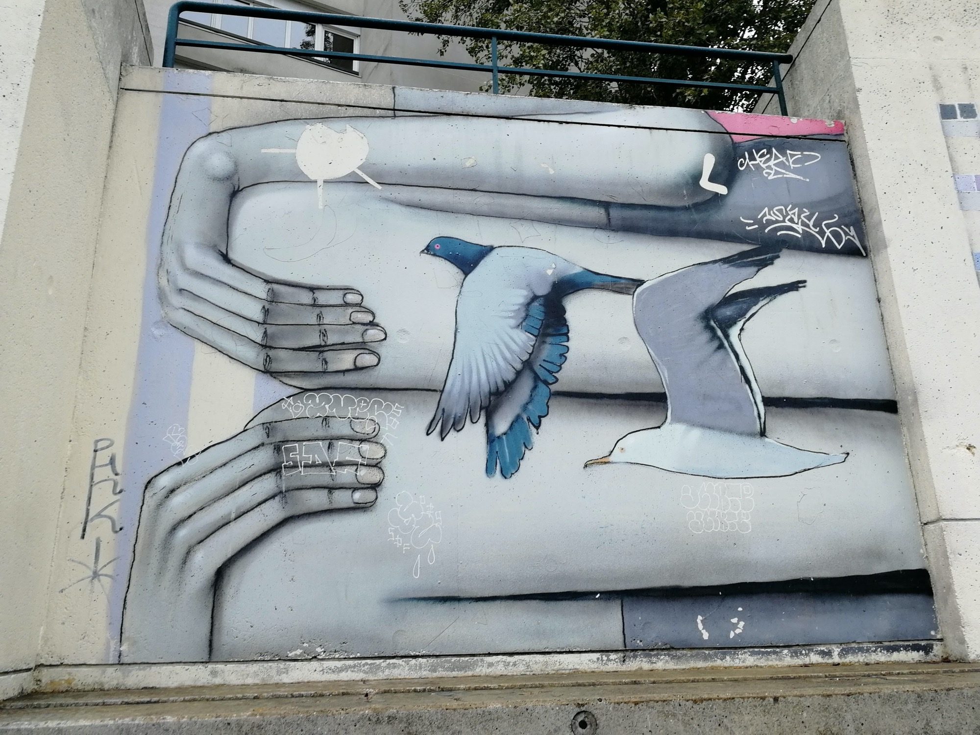 Feet and Pigeons by Seth — Street art by Seth in Paris