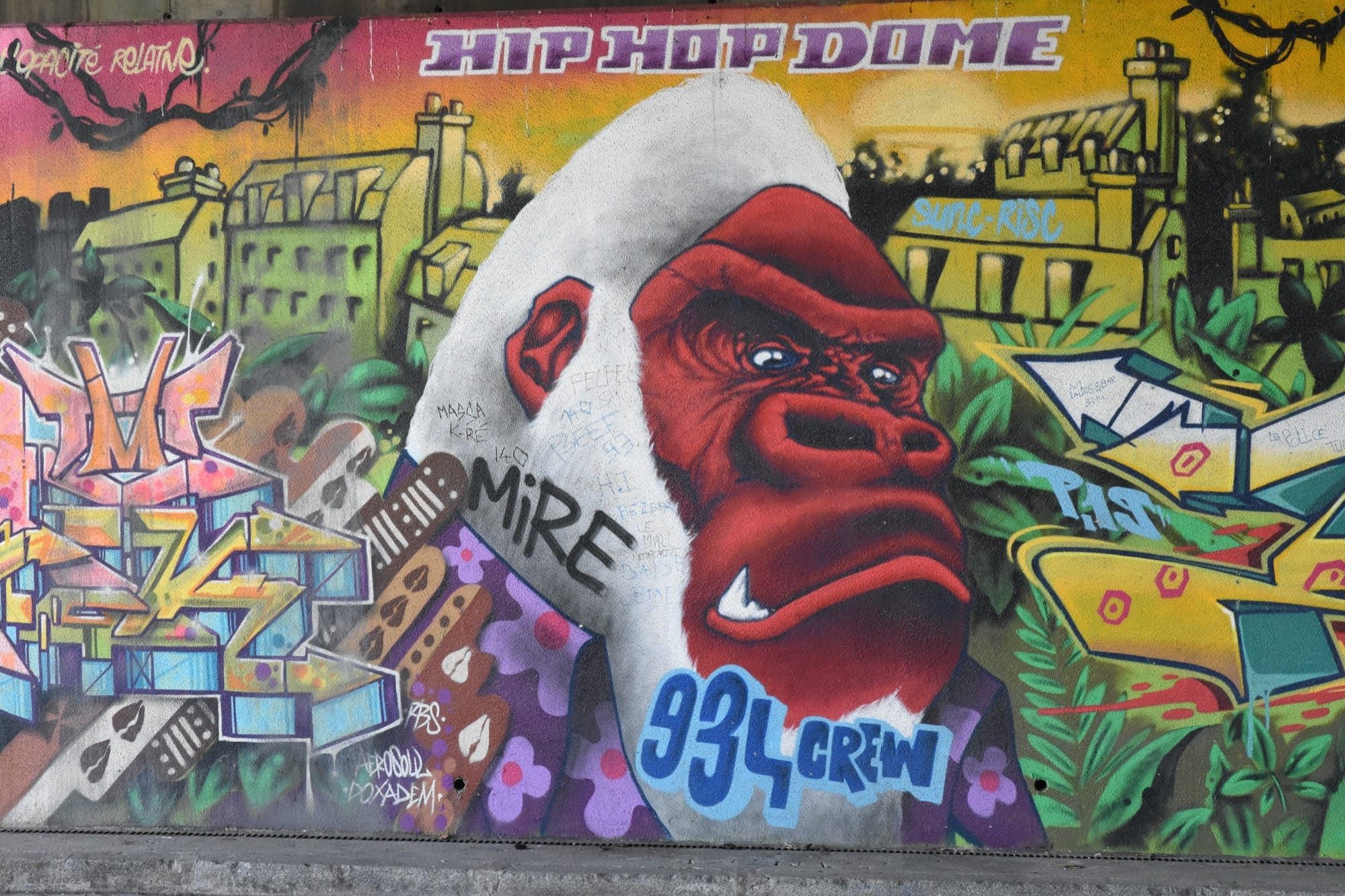 King Kong albinos par 934 Crew — Street art à Noisy-le-Sec