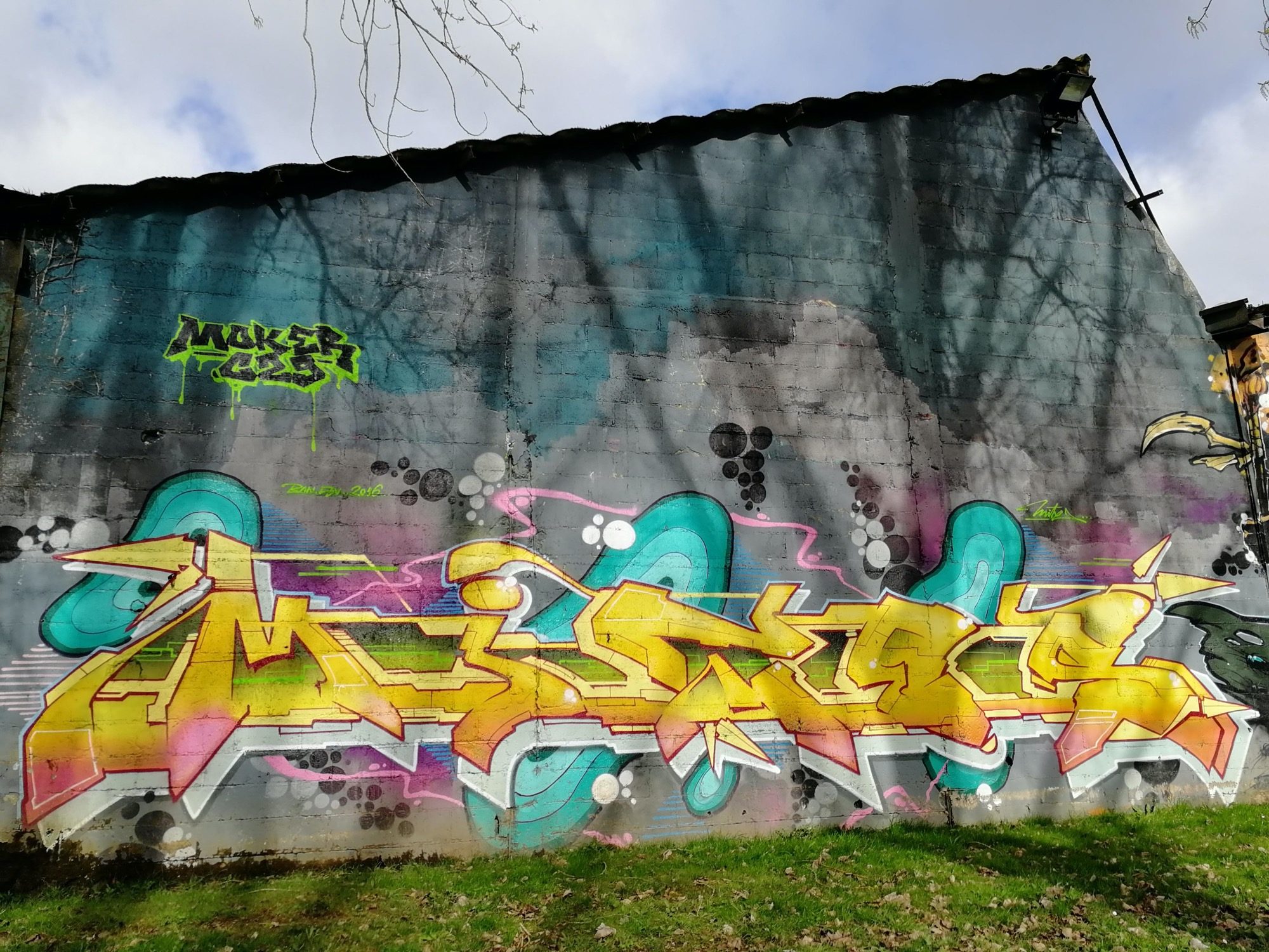 Colorful Lettering Graffiti Redon — Street art in Redon