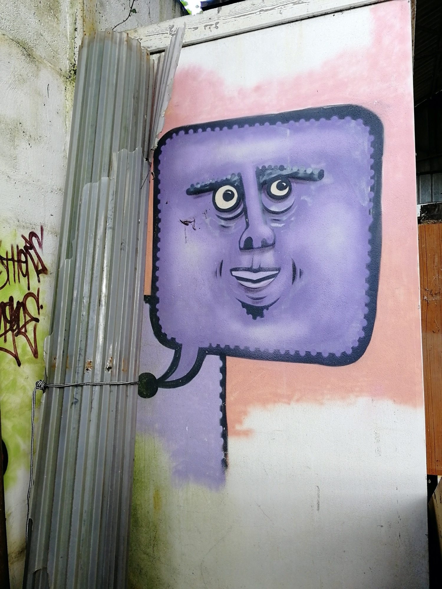 Les Oides Cartoon Character Redon — Street art in Saint-Nicolas-de-Redon