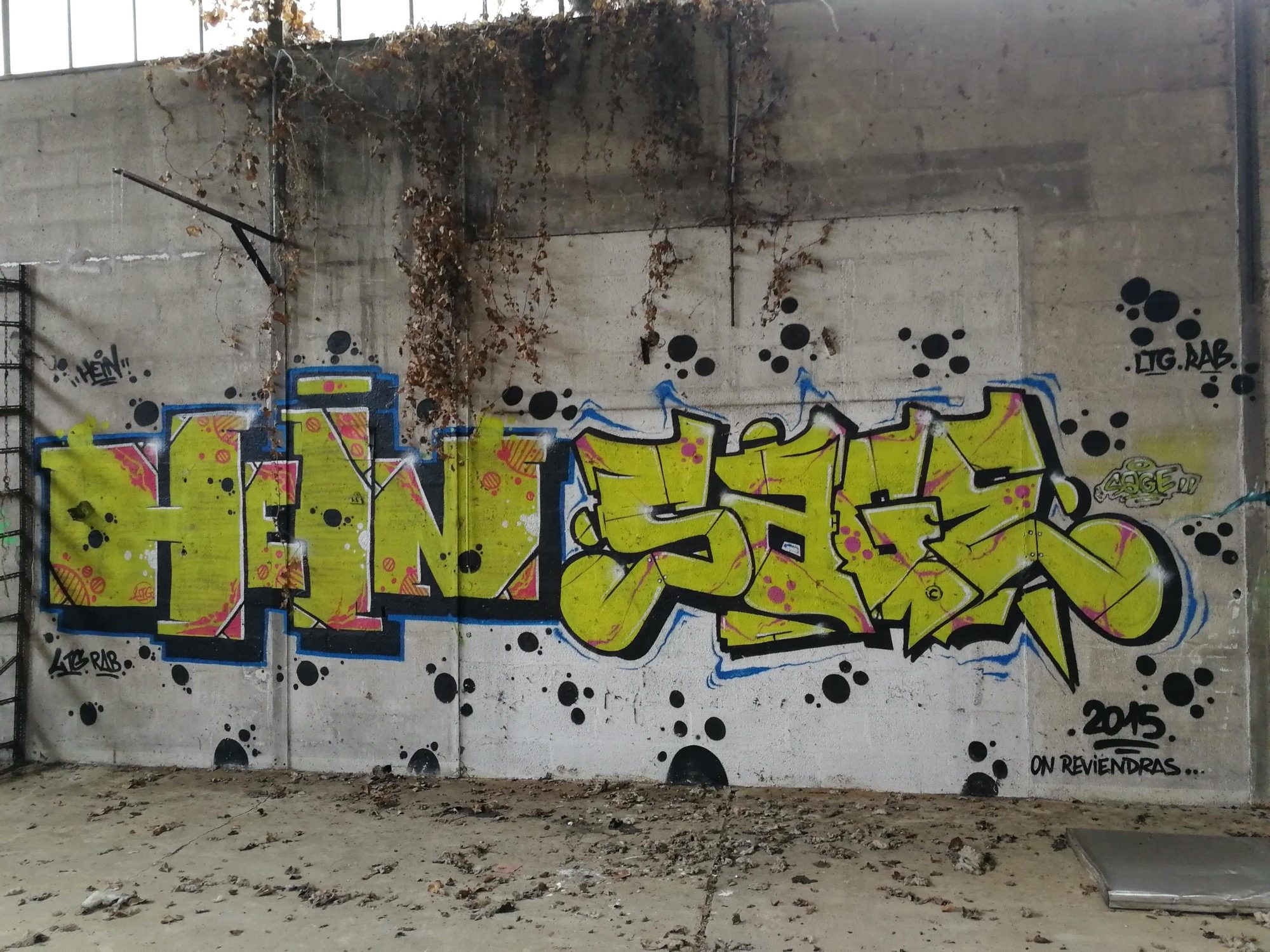 Neon Yellow Wildstyle 2015 — Street art in Issé