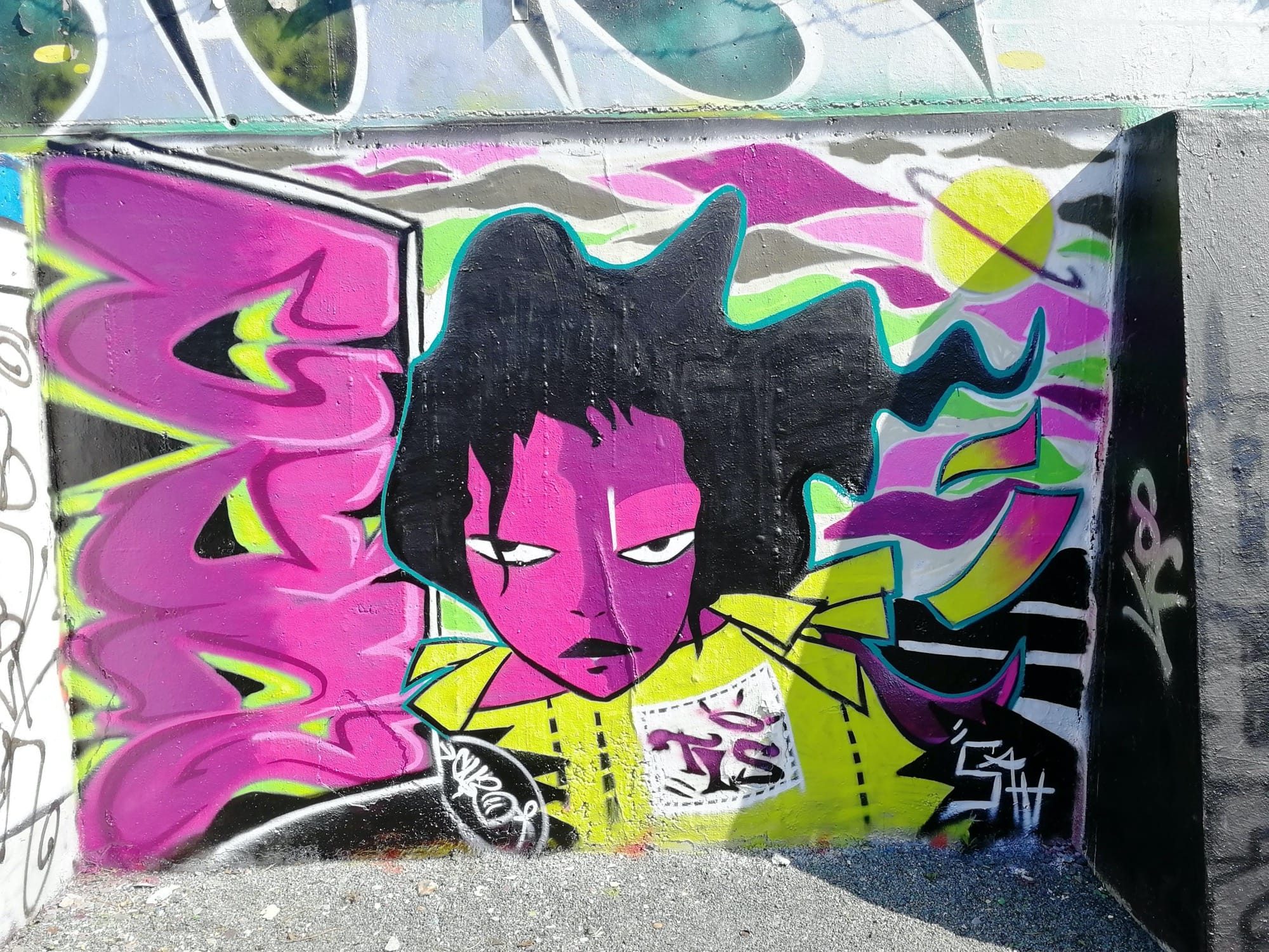 Pink and Green Manga Character — Street art in Angers