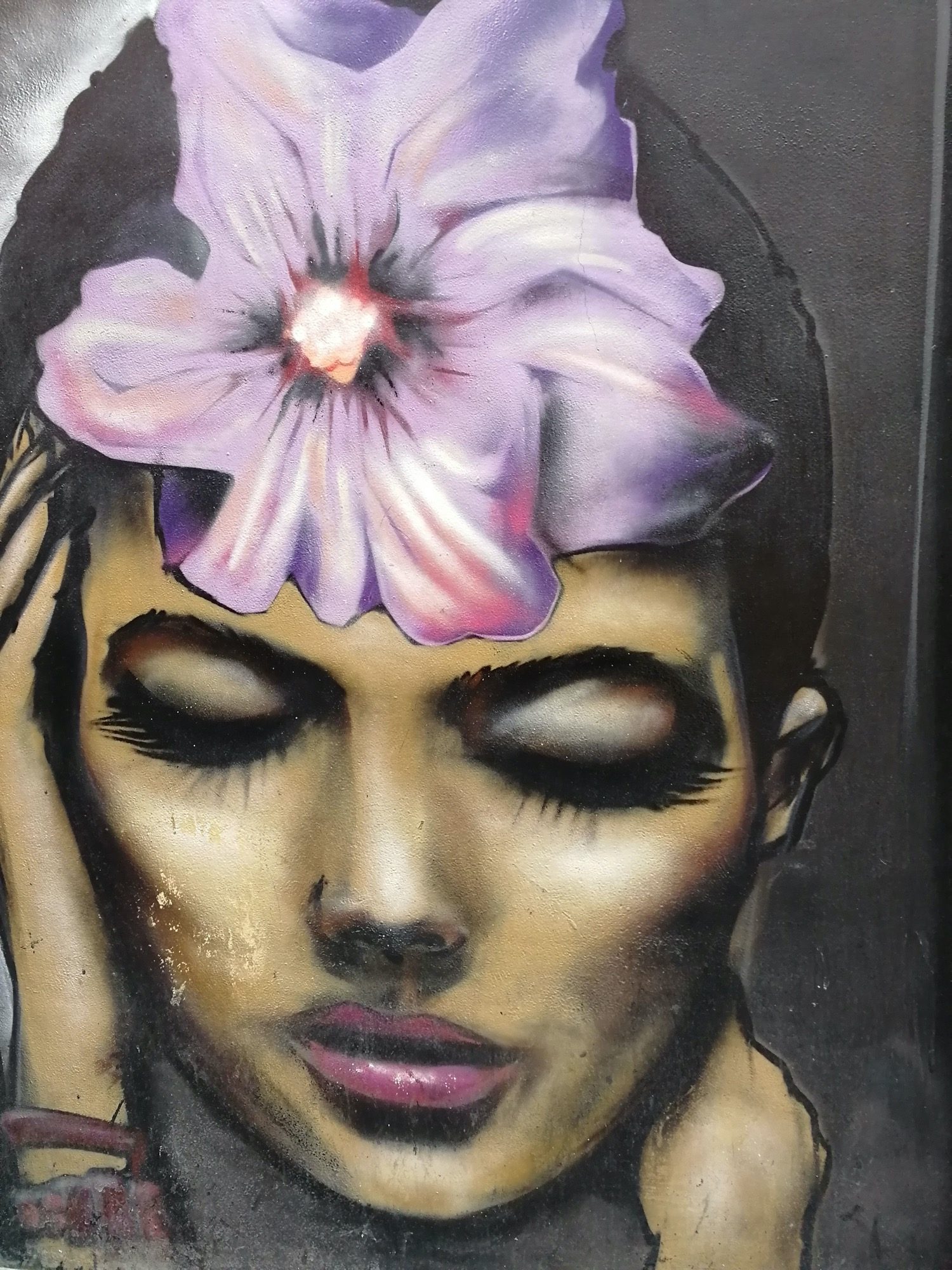 Femme à la fleur violette — Street art à Amsterdam