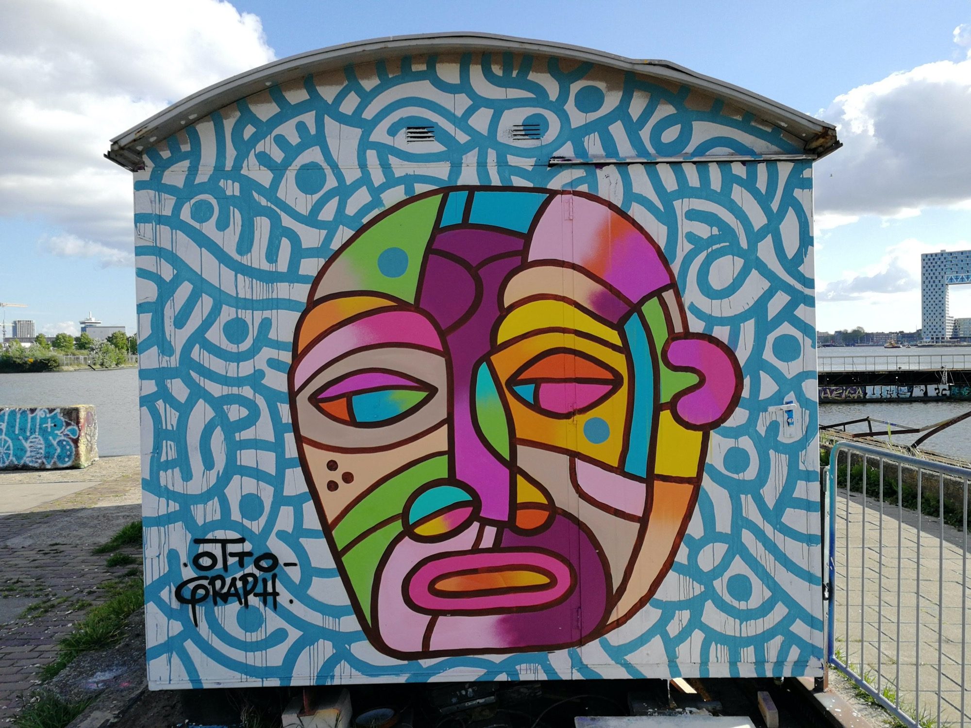 Geometric Mask by Otto-Graph — Street art in Amsterdam
