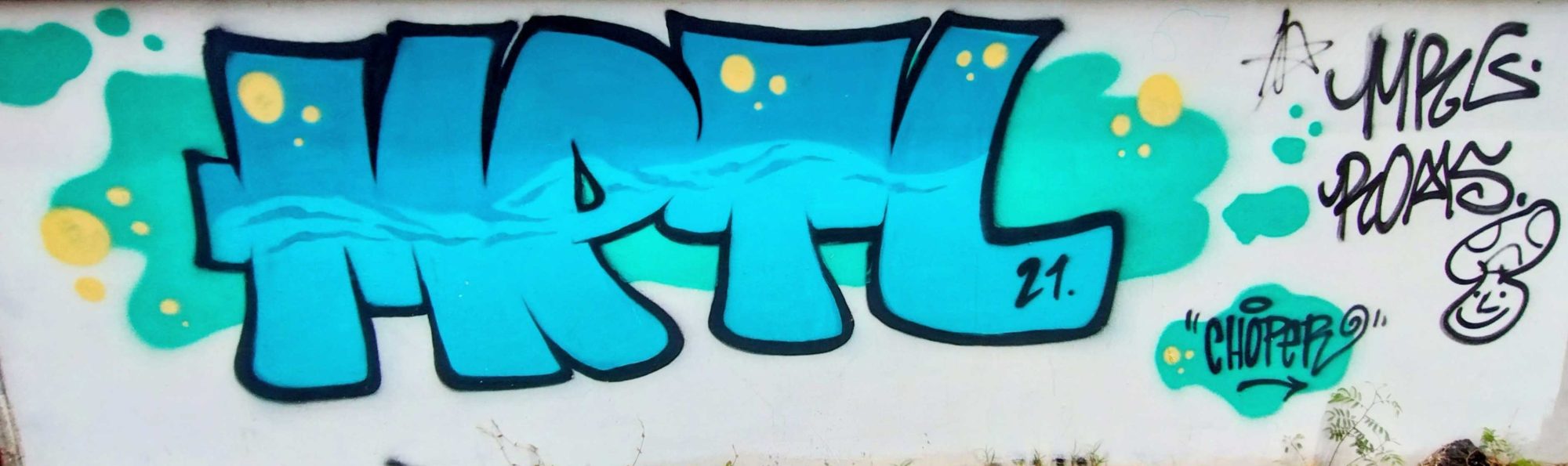 Hrtl Cyan Bubble — Street art in Saint-Paul