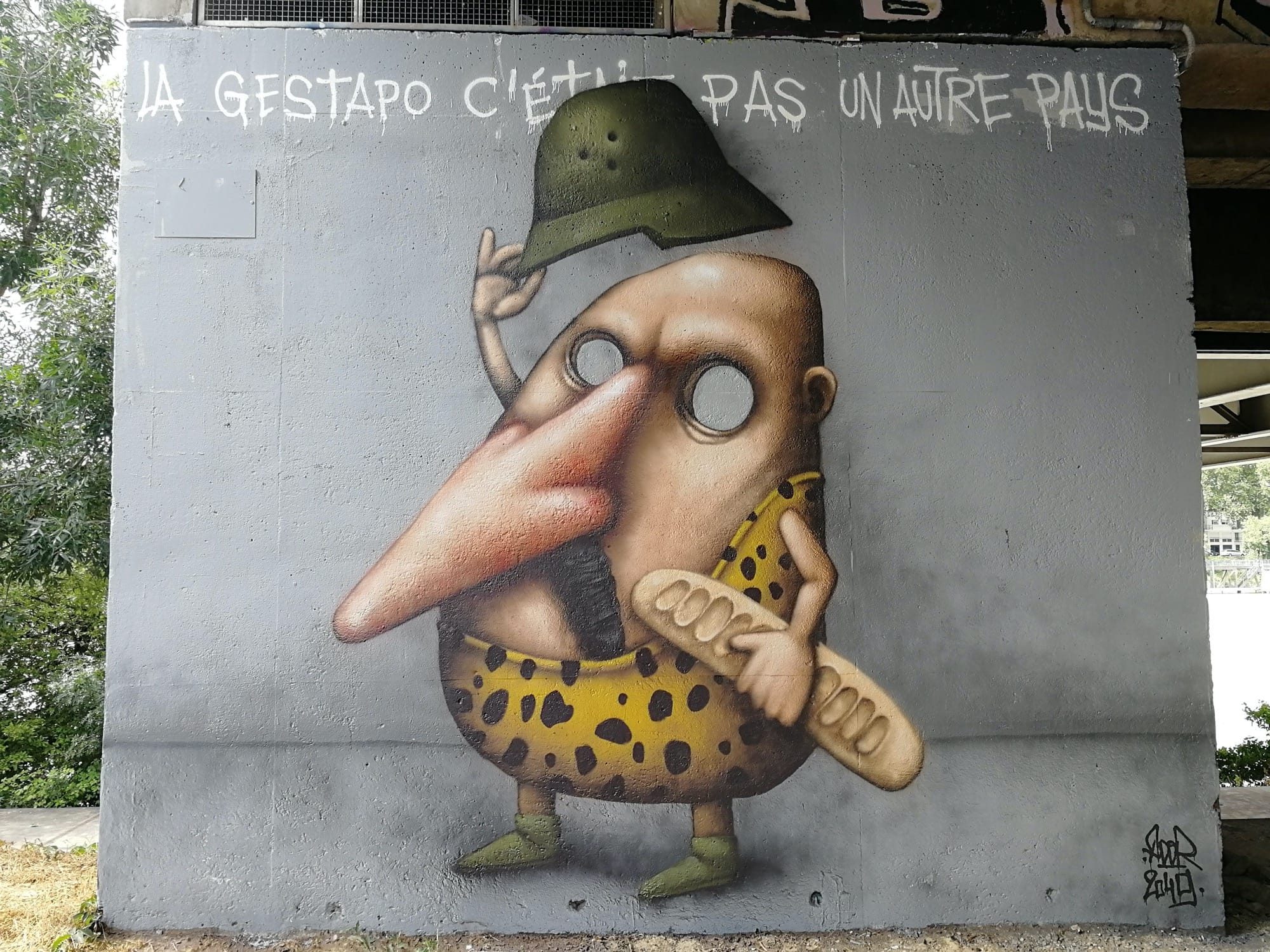 Ador - Denouncing the Gestapo — Street art by Ador in Nantes