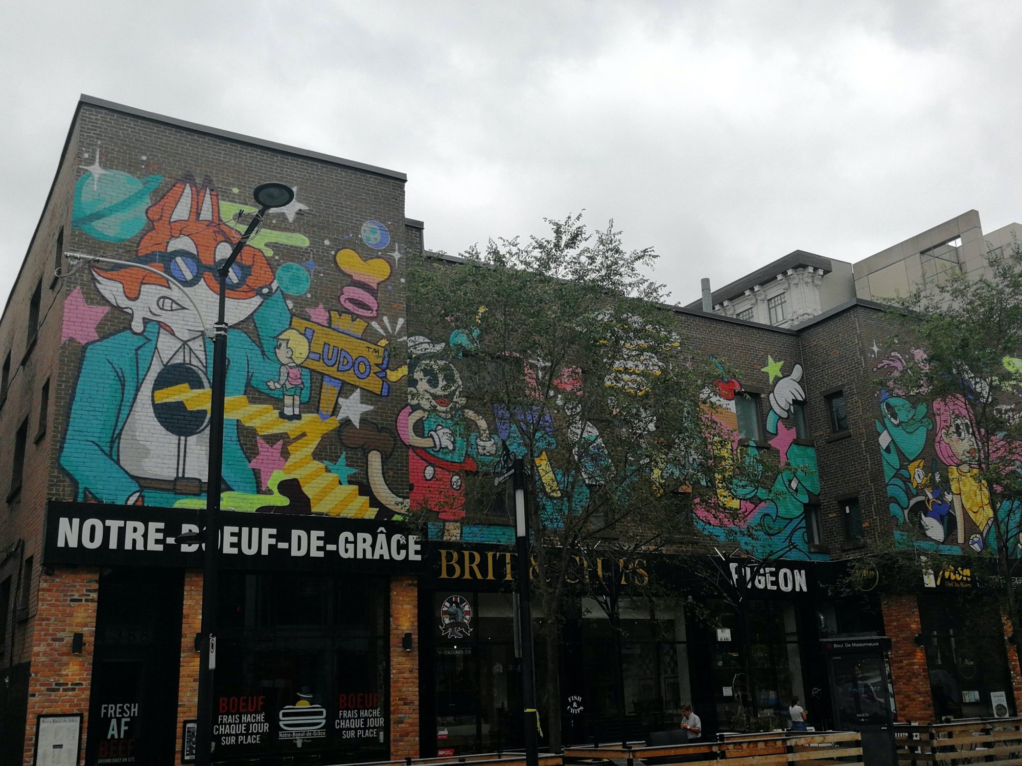 Kawaii Façade Montréalaise — Street art à Montréal