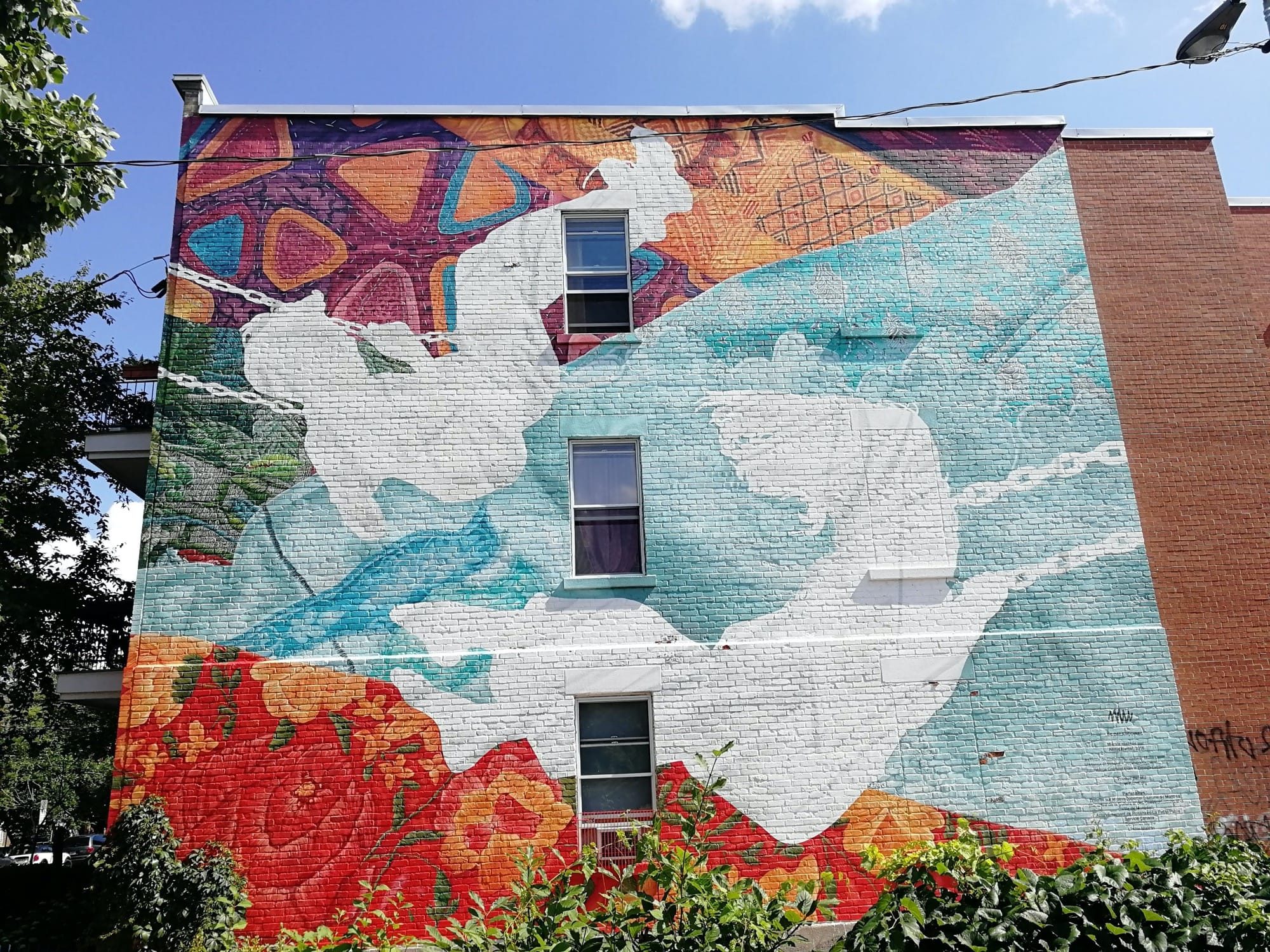 Grande Fresque Florale Abstraite — Street art à Montréal