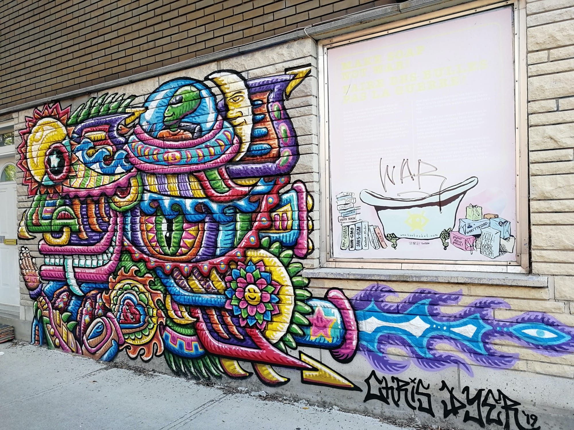 Chris Dyer - Psychedelic Chaos and Bathtub — Street art in Montréal