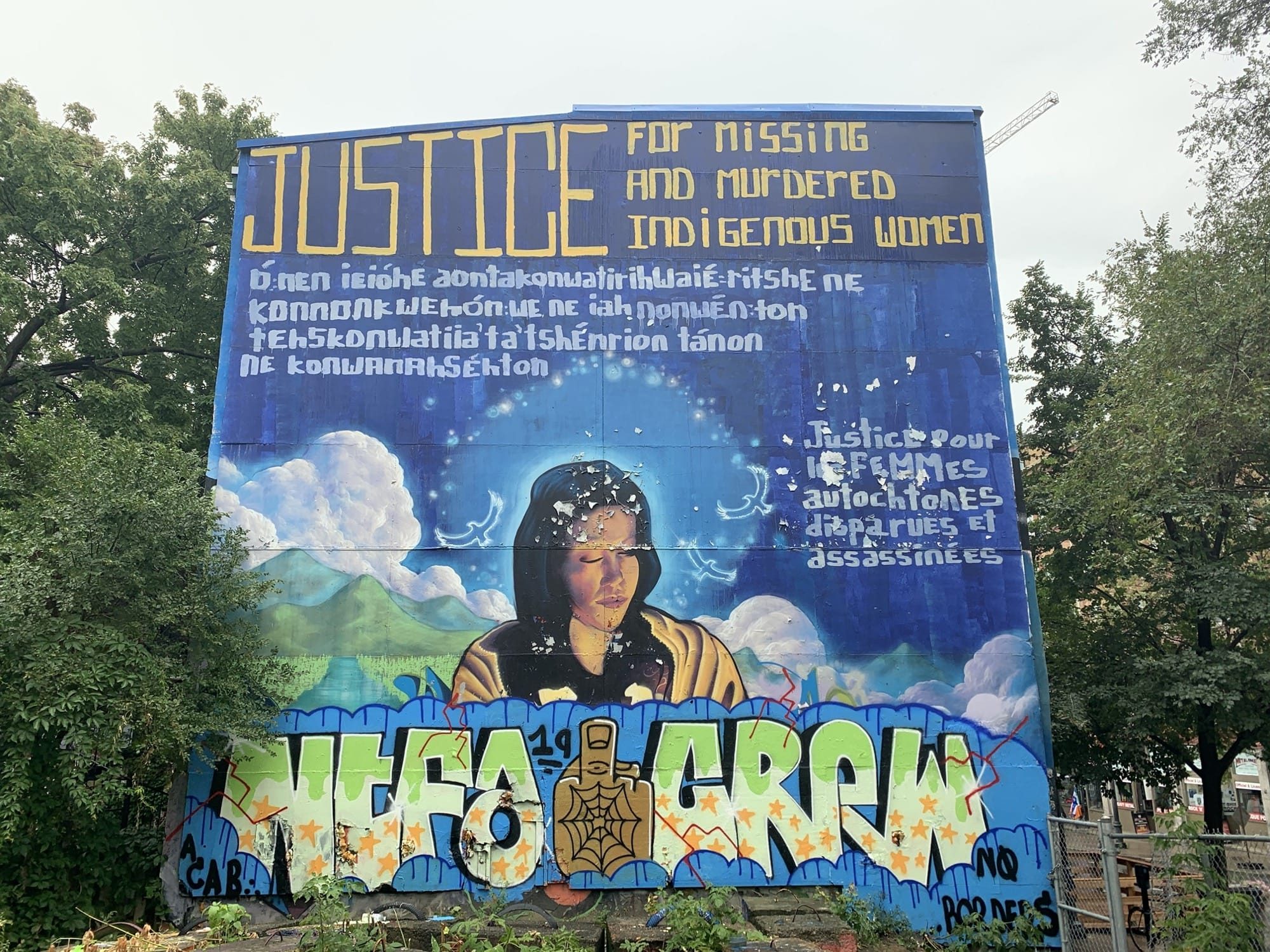 Justice pour les Femmes Autochtones Disparues — Street art à Montréal