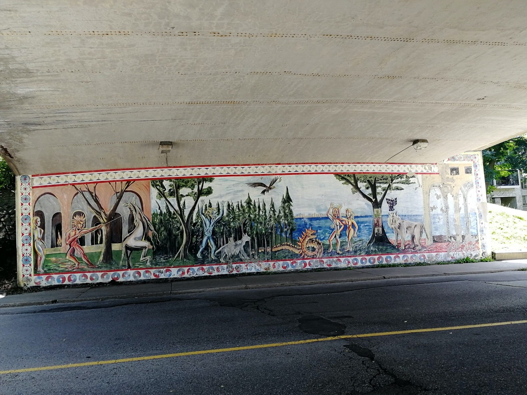 Fresque classique mythologique sous pont — Street art à Toronto