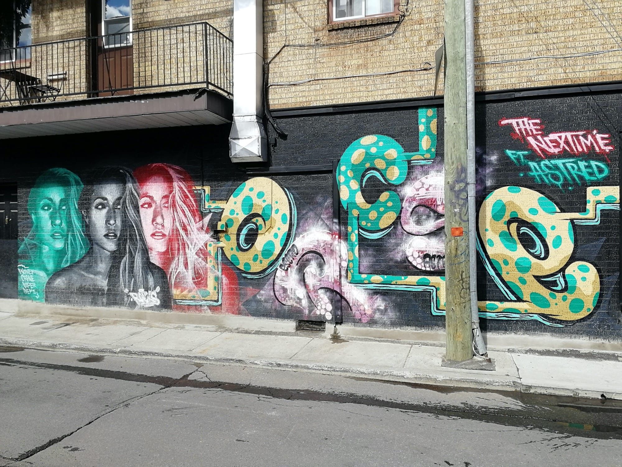 The Next Time, les trois visages — Street art à Montréal