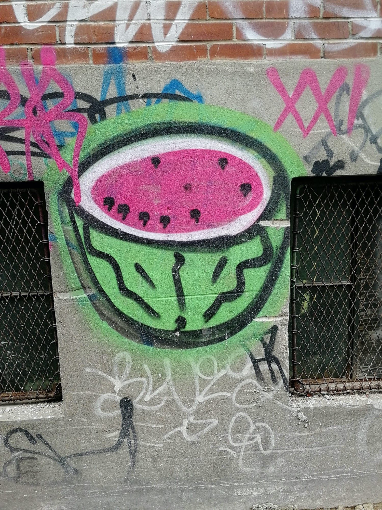 La pastèque du soubassement — Street art à Montréal