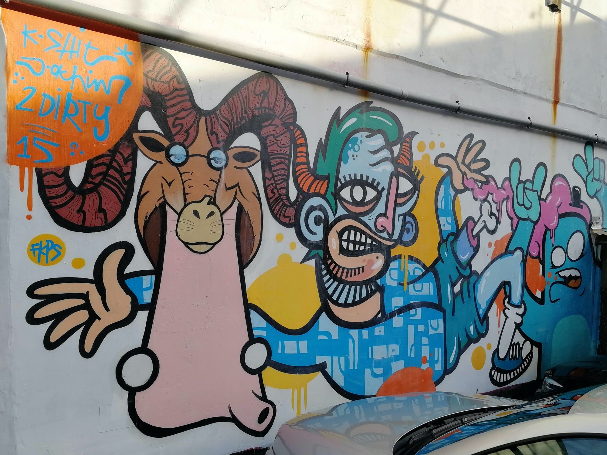 The Pink Goat and the Blue Creatures — Street art in Antwerpen