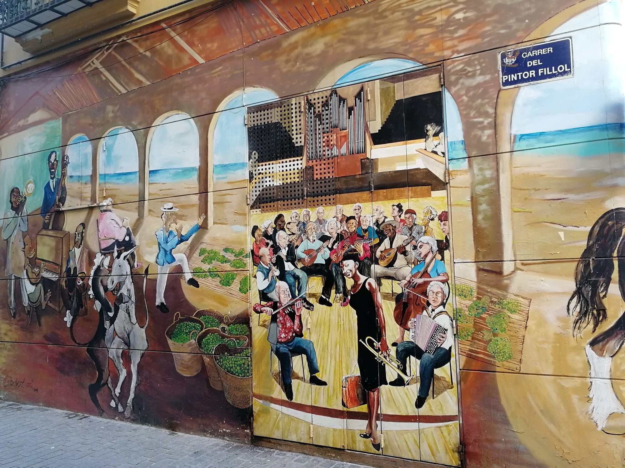Ornamental Decorative Blue Sky — Street art in València