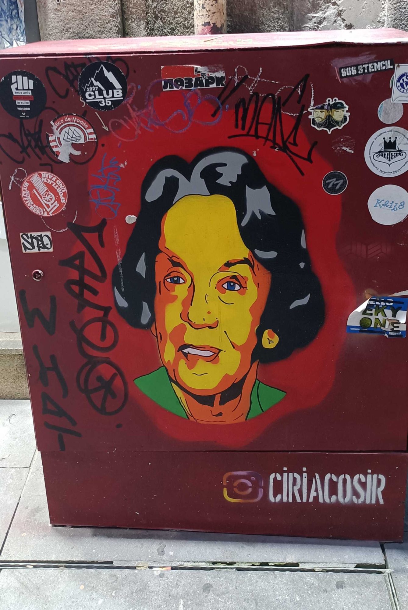 Portrait pop art signé Ciriacosir — Street art à Porto