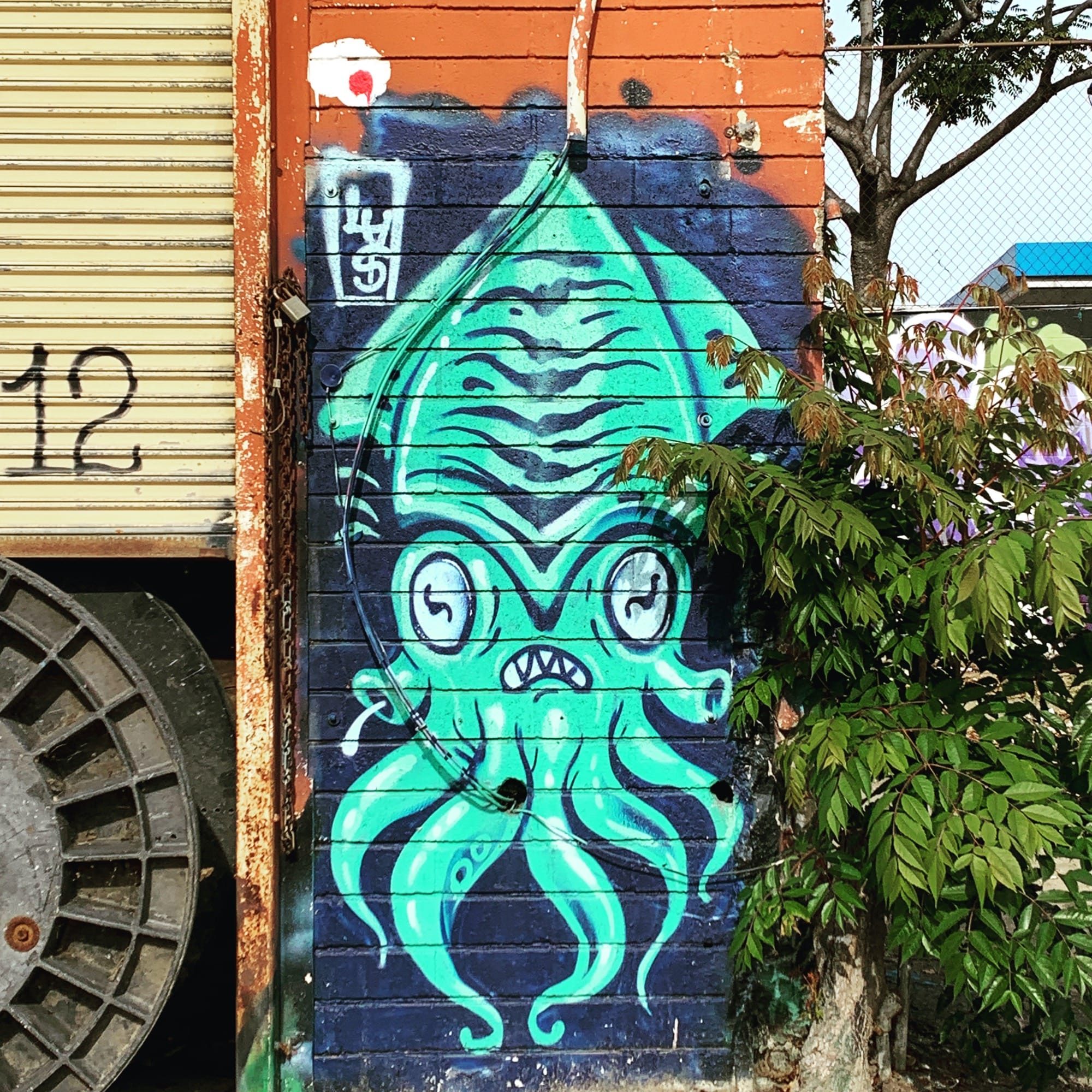 Créature Aquatique Cartoon Turquoise — Street art à San Diego