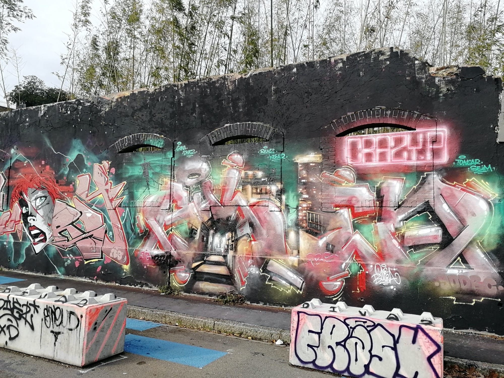 Chrome Wildstyle with a Screaming Face — Street art in Nantes