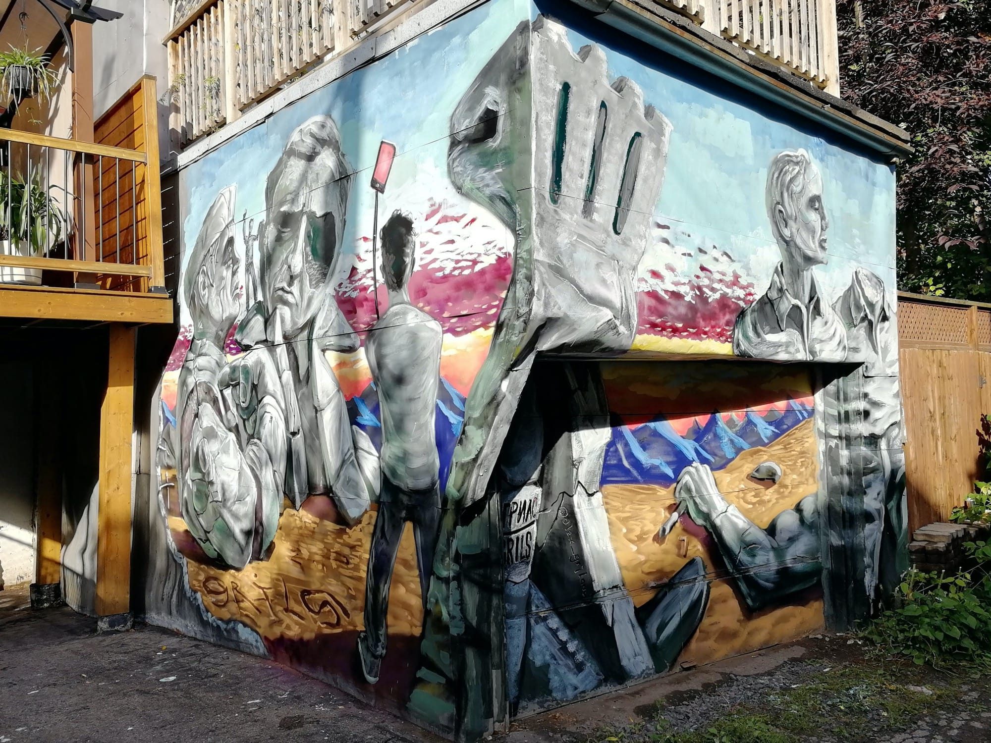 Semi-Abstract Figurative Mural — Street art in Montréal
