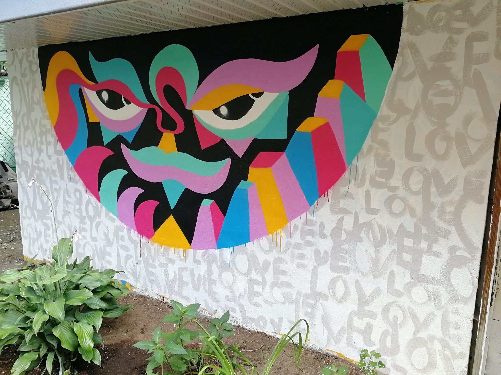 Geometric Face on the LOVE Wall — Street art in Montréal