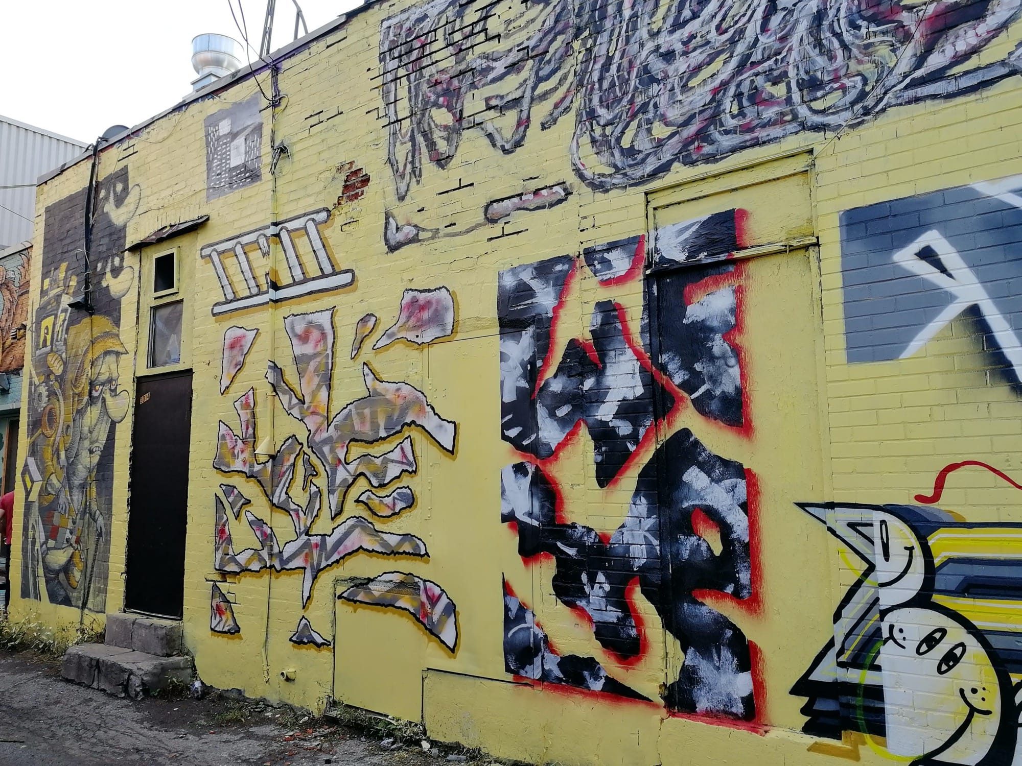 Multi-Style Graffiti Composition — Street art in Montréal