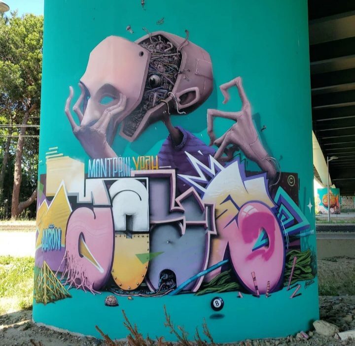 Le crâne mécanique du pilier — Street art à Montpellier