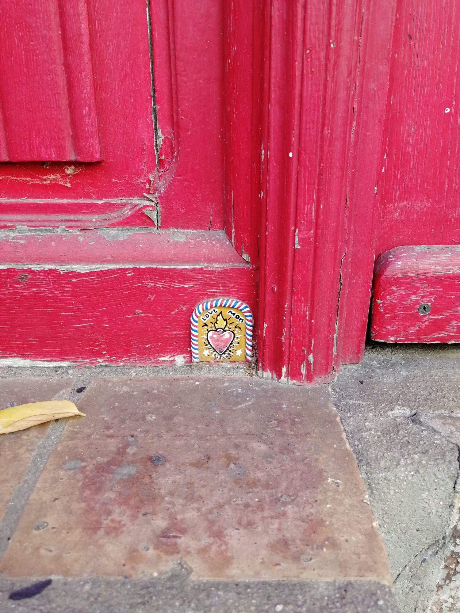 Heart flower sticker — Street art by Florizale in Bourges