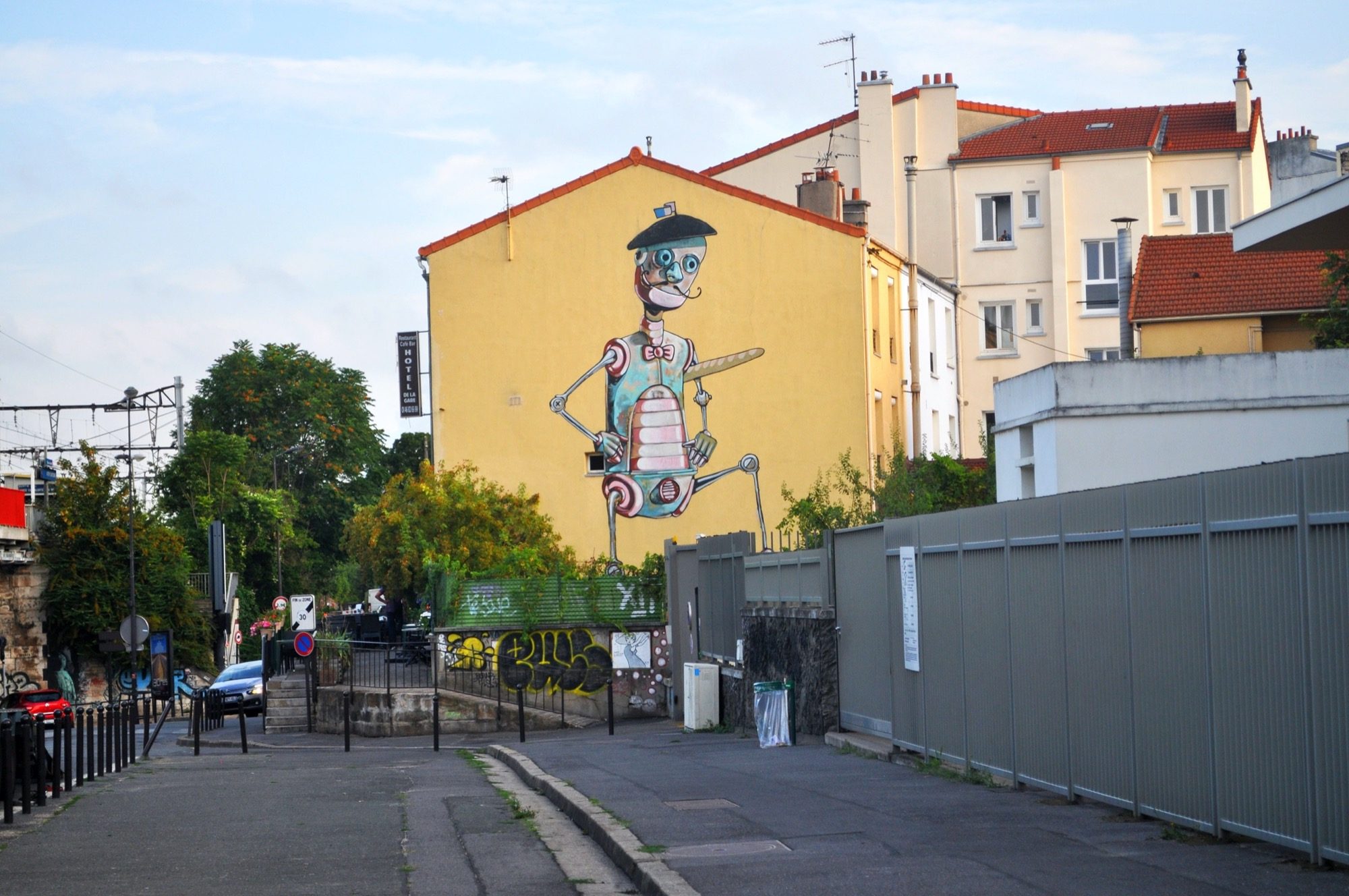 Robot steampunk par Pixel Pancho — Street art de Pixel Pancho à Vitry-sur-Seine