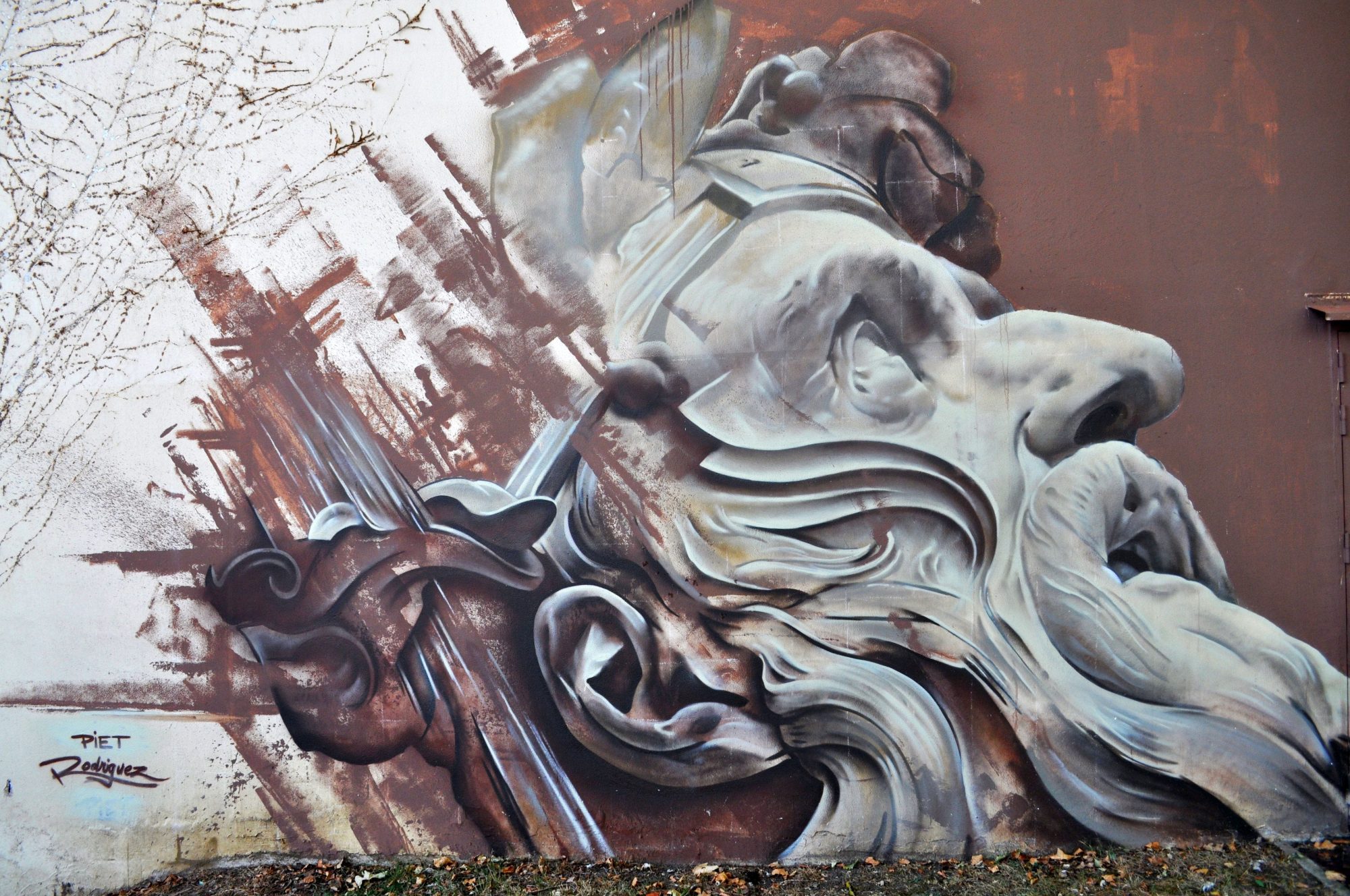 Visage abstrait fluidité — Street art de Piet Rodriguez à Cergy