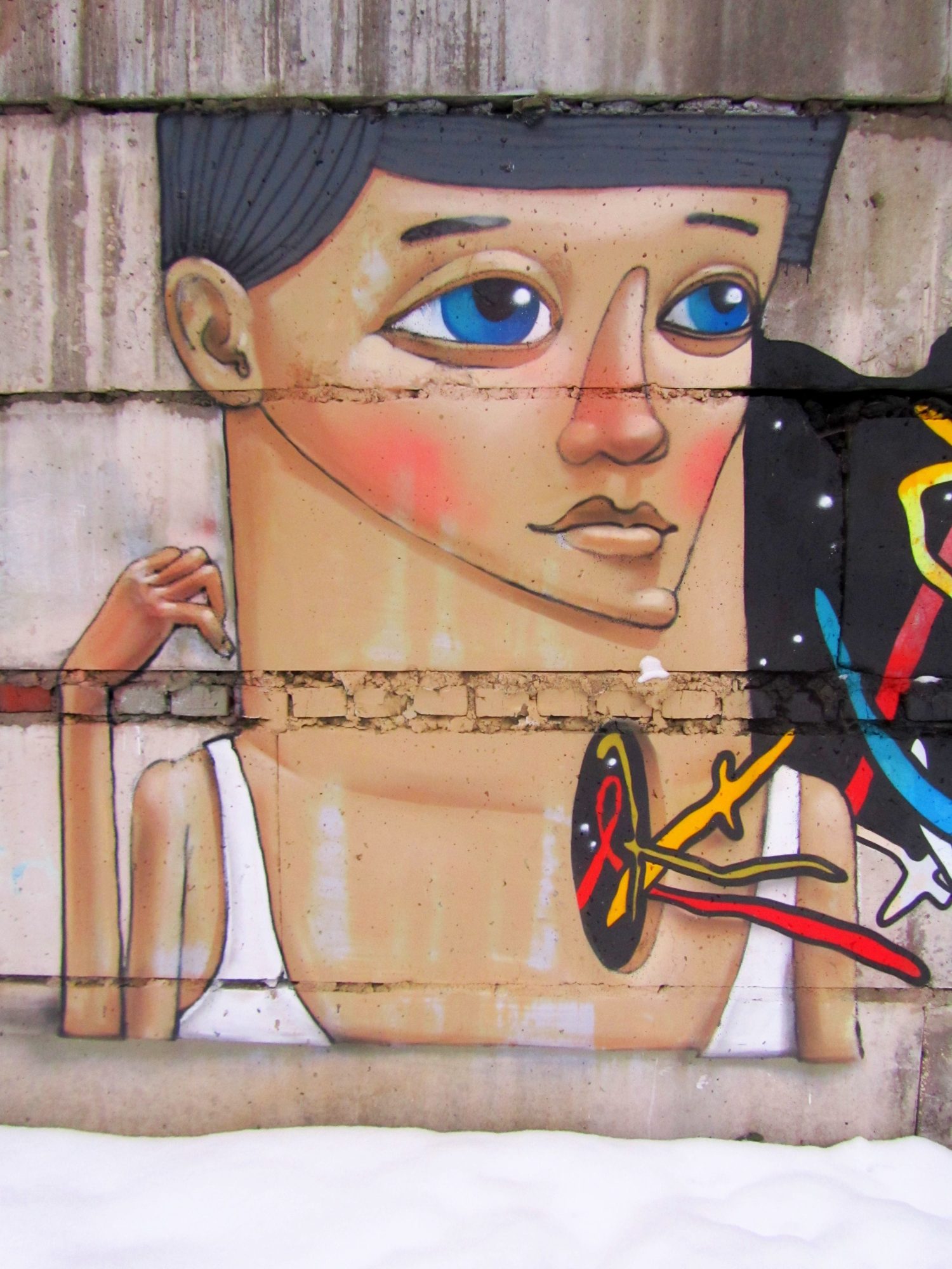 Giant Face and Arm on the Railing — Street art by Kislow in Moskva