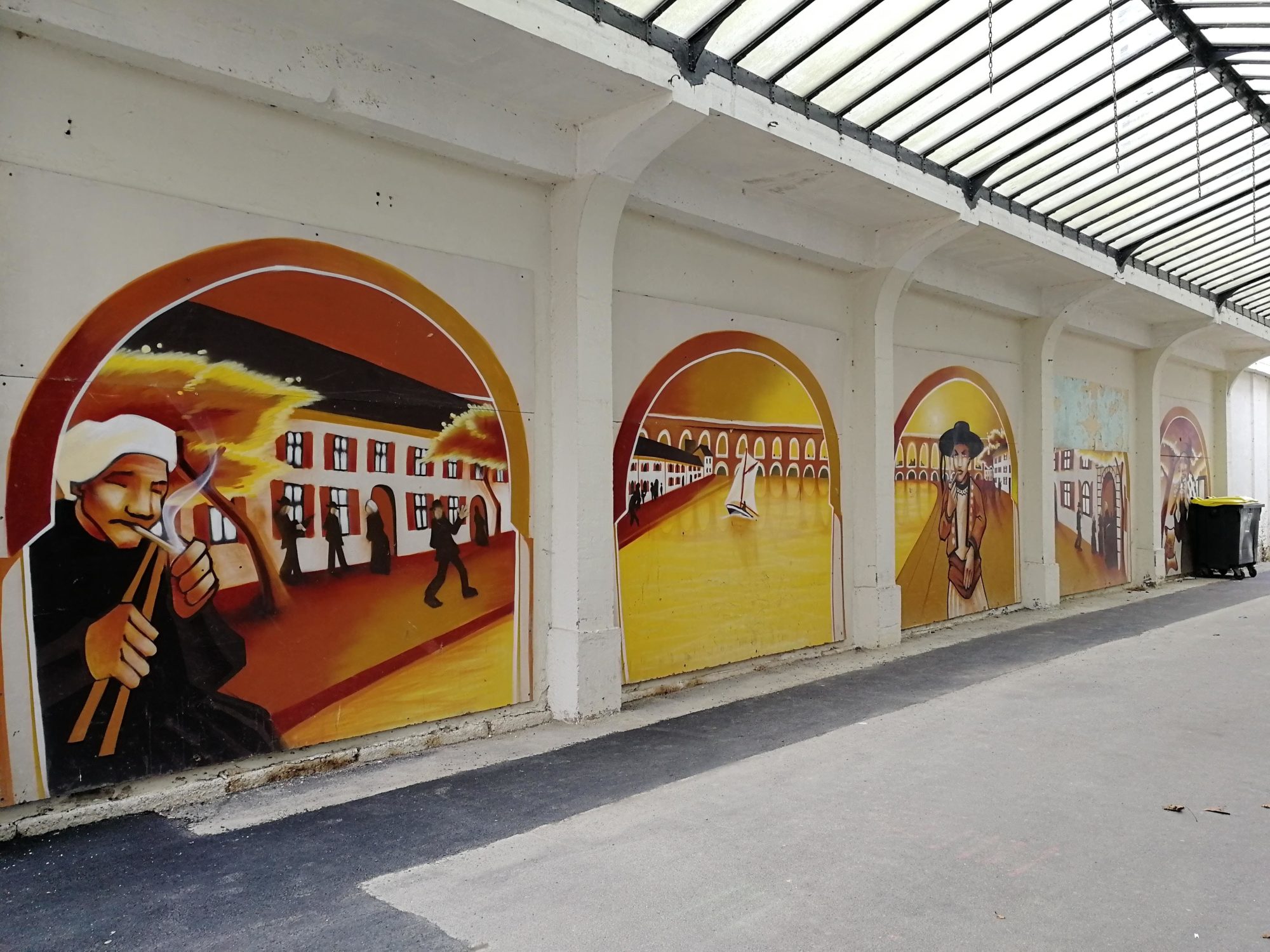 Historical Murals at Morlaix Station — Street art in Morlaix
