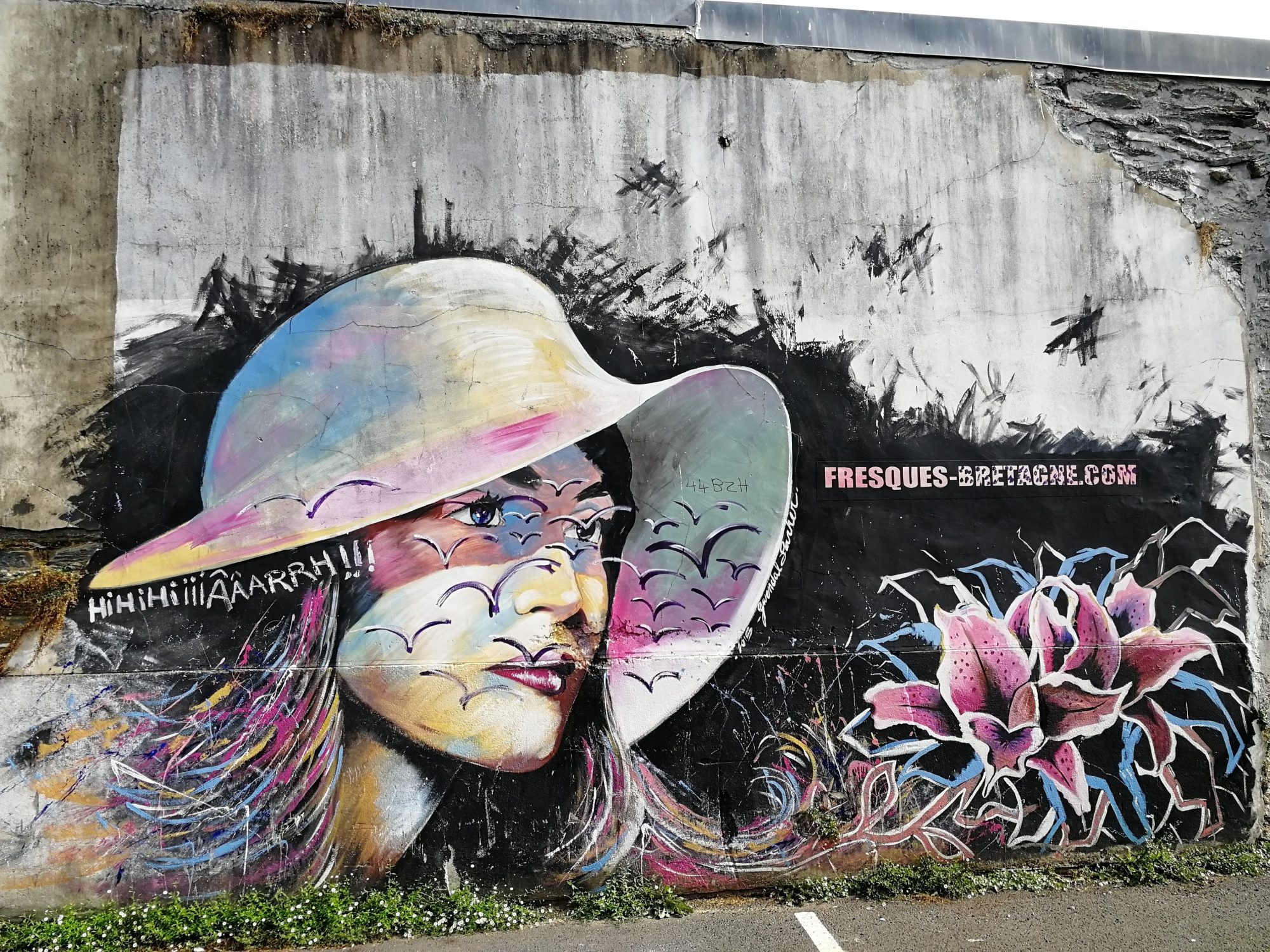 Woman with Hat, Fresques-Bretagne — Street art in Morlaix