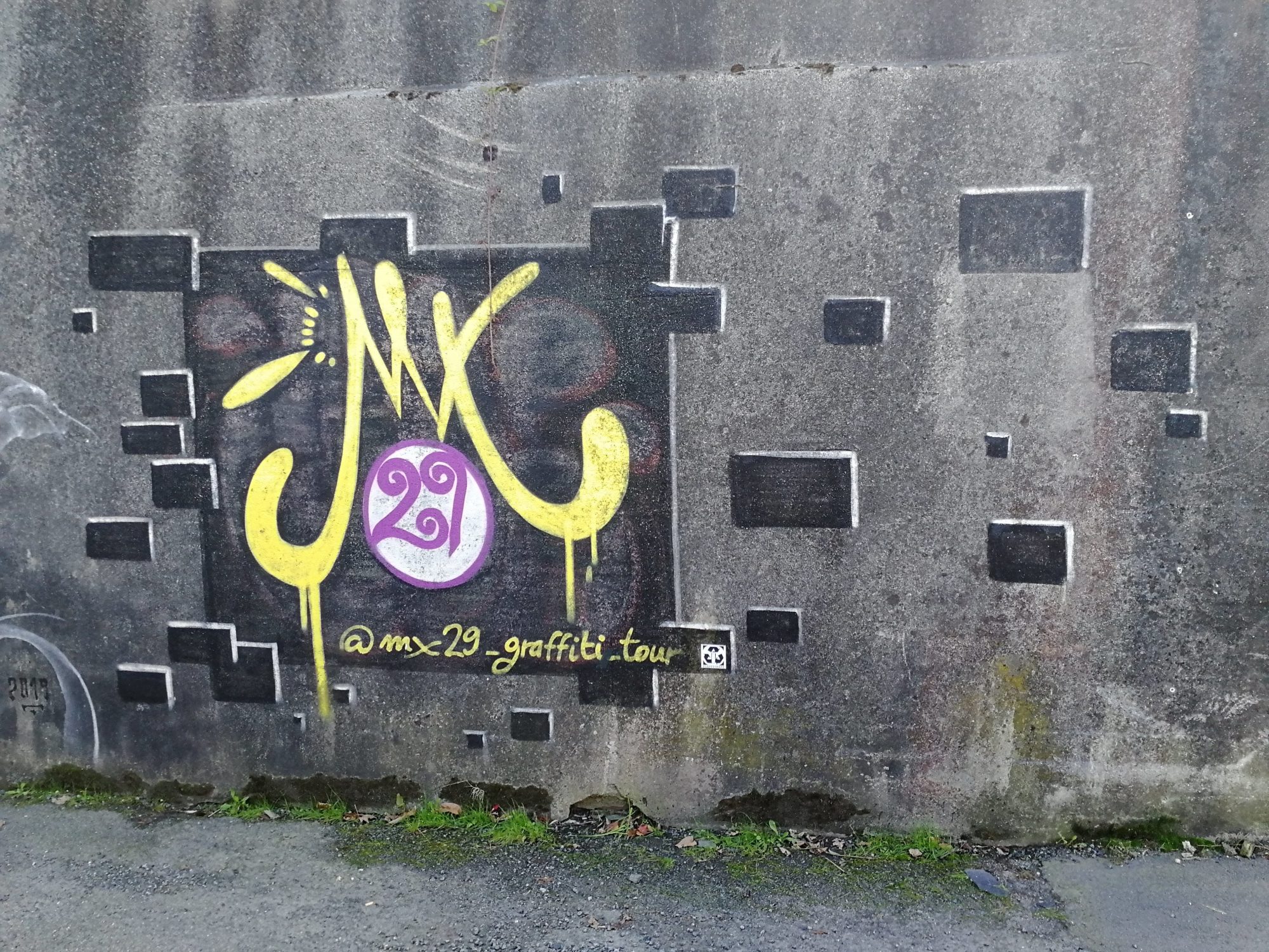 MX-29 Tag at Morlaix Station — Street art in Morlaix