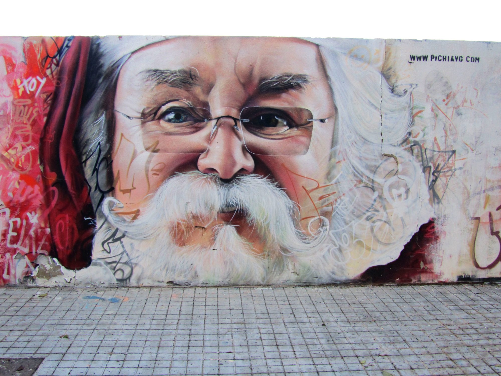 Portrait de Père Noël par Pichiavo — Street art de Pichiavo à Manises