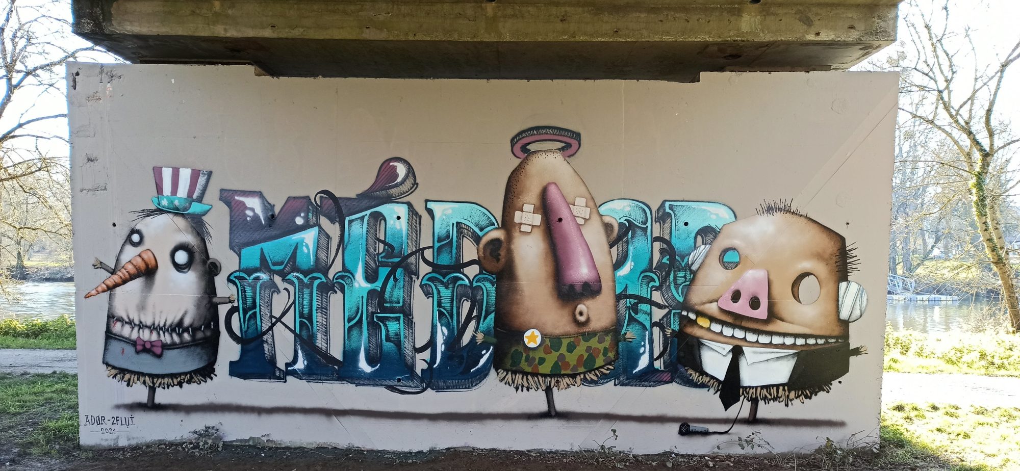 Grotesque Creatures by 2flui in Rezé — Street art by Ador, 2flui in Rezé