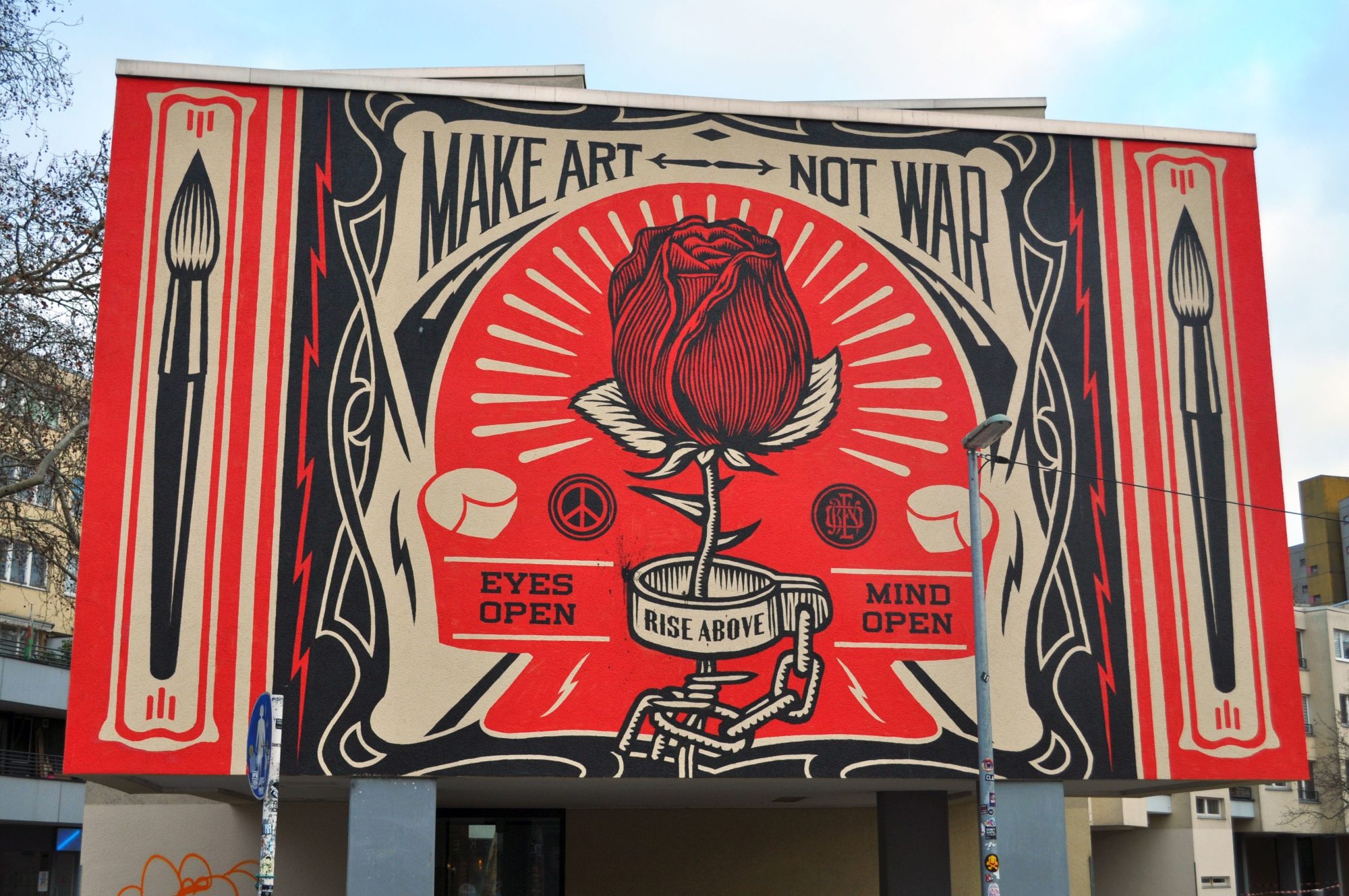 Make Art Not War Obey Berlin — Street art de Obey (Shepard Fairey) à Berlin