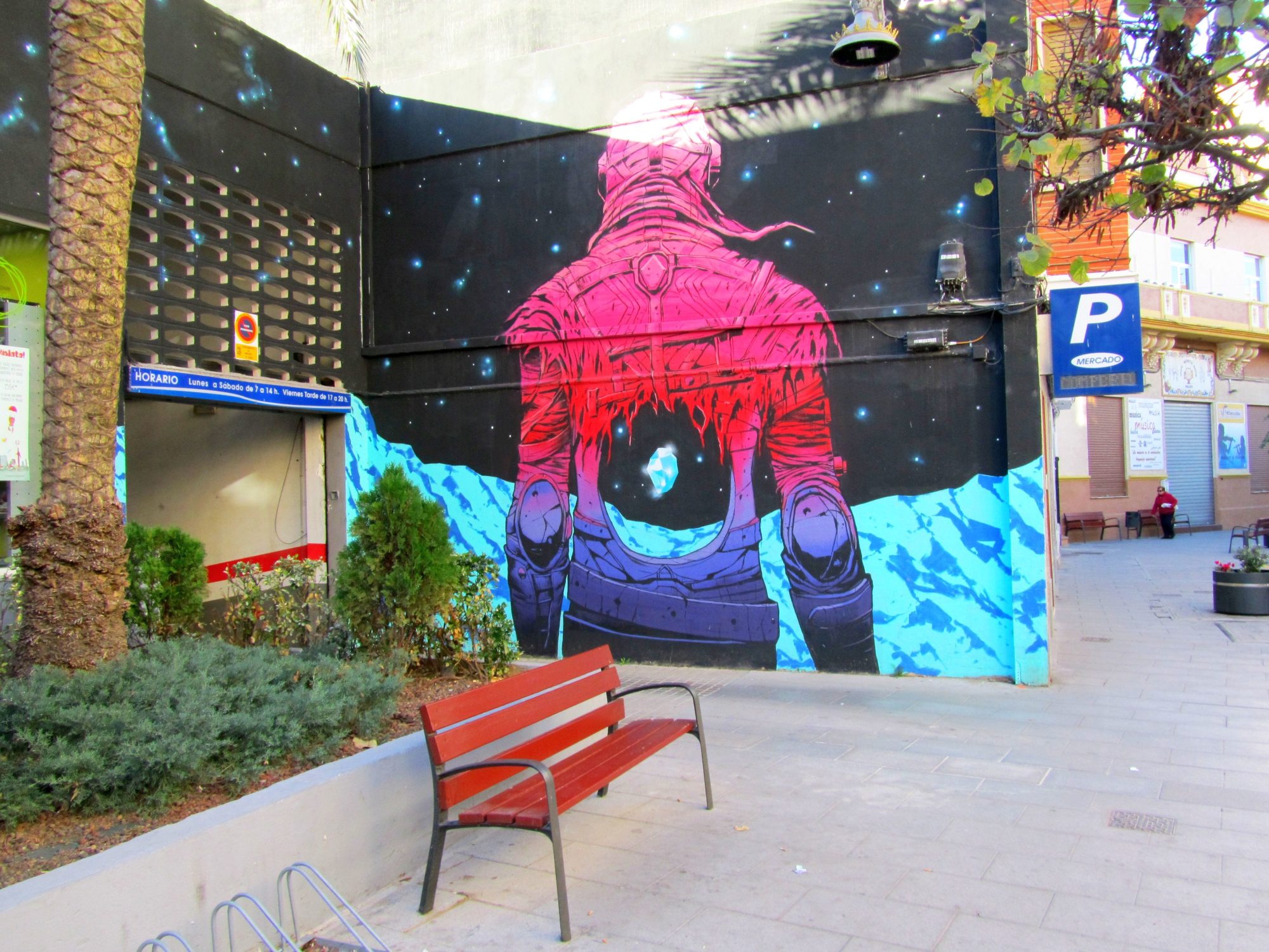 The Figure with the Sphere — Street art by Deih xlf in València