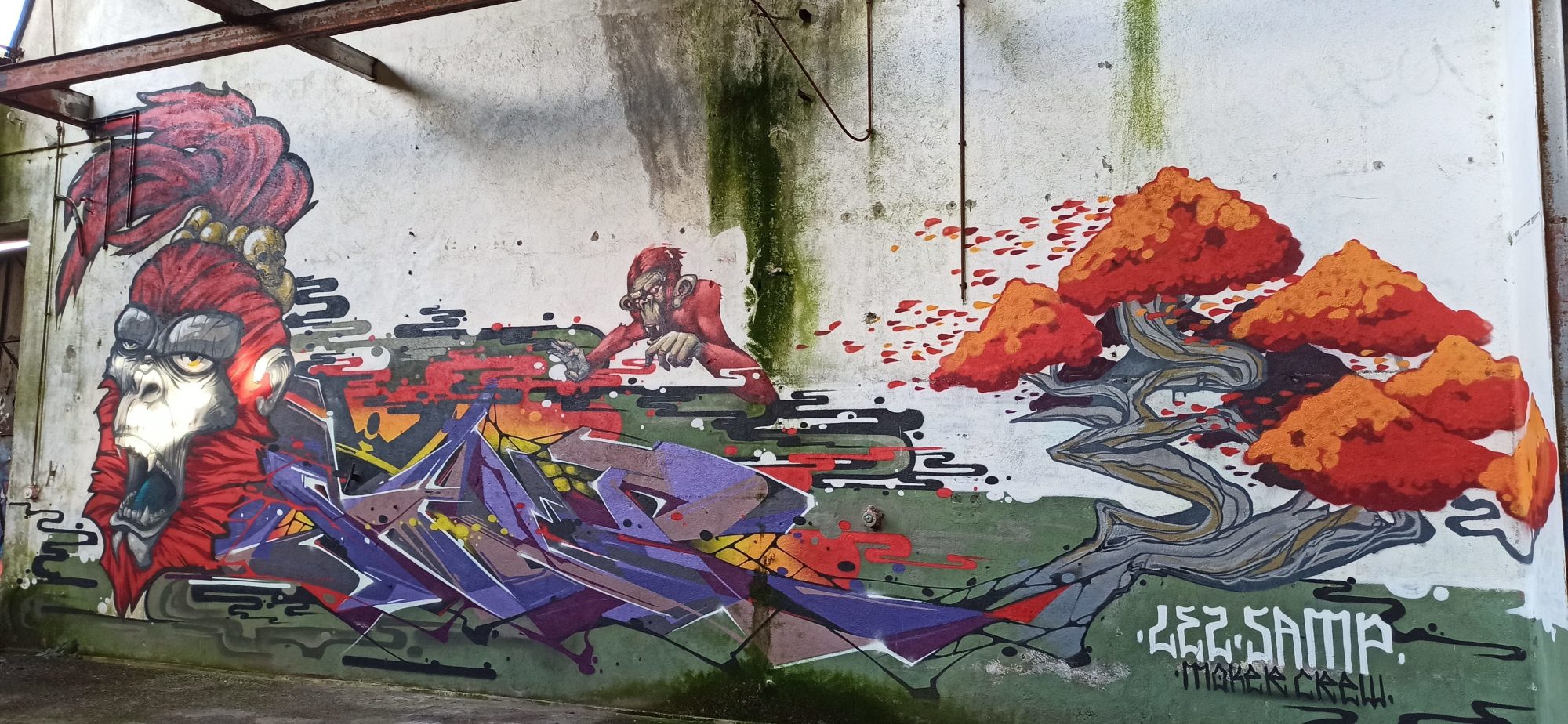 Samouraï, singe rouge et bonsaï par Lez Sama — Street art à Lorient