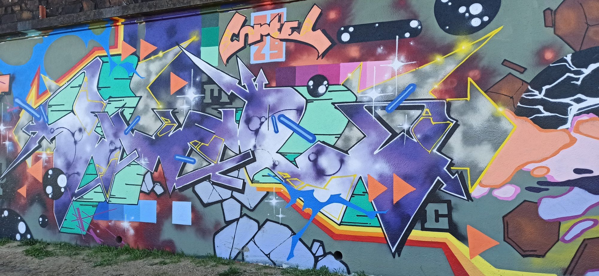 Pièce wildstyle violette et turquoise — Street art à Saint-Sébastien-sur-Loire
