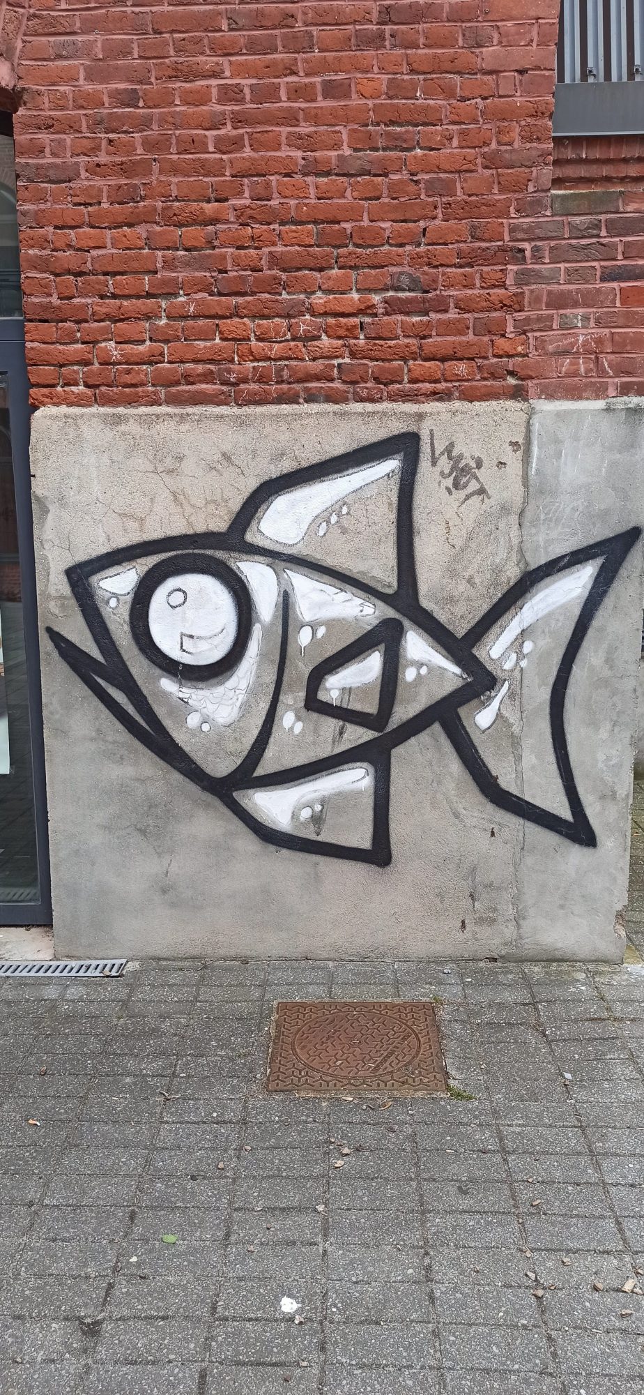 Black and White Graphic Fish in Lille — Street art by Le poisson in Lille