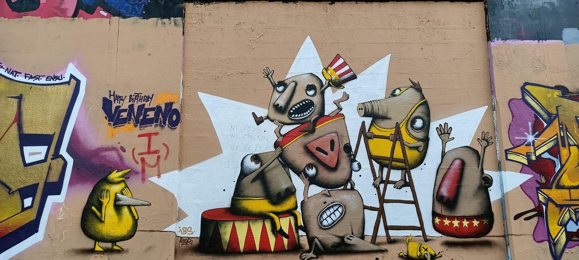 Cirque grotesque par Ador — Street art de Ador à Nantes