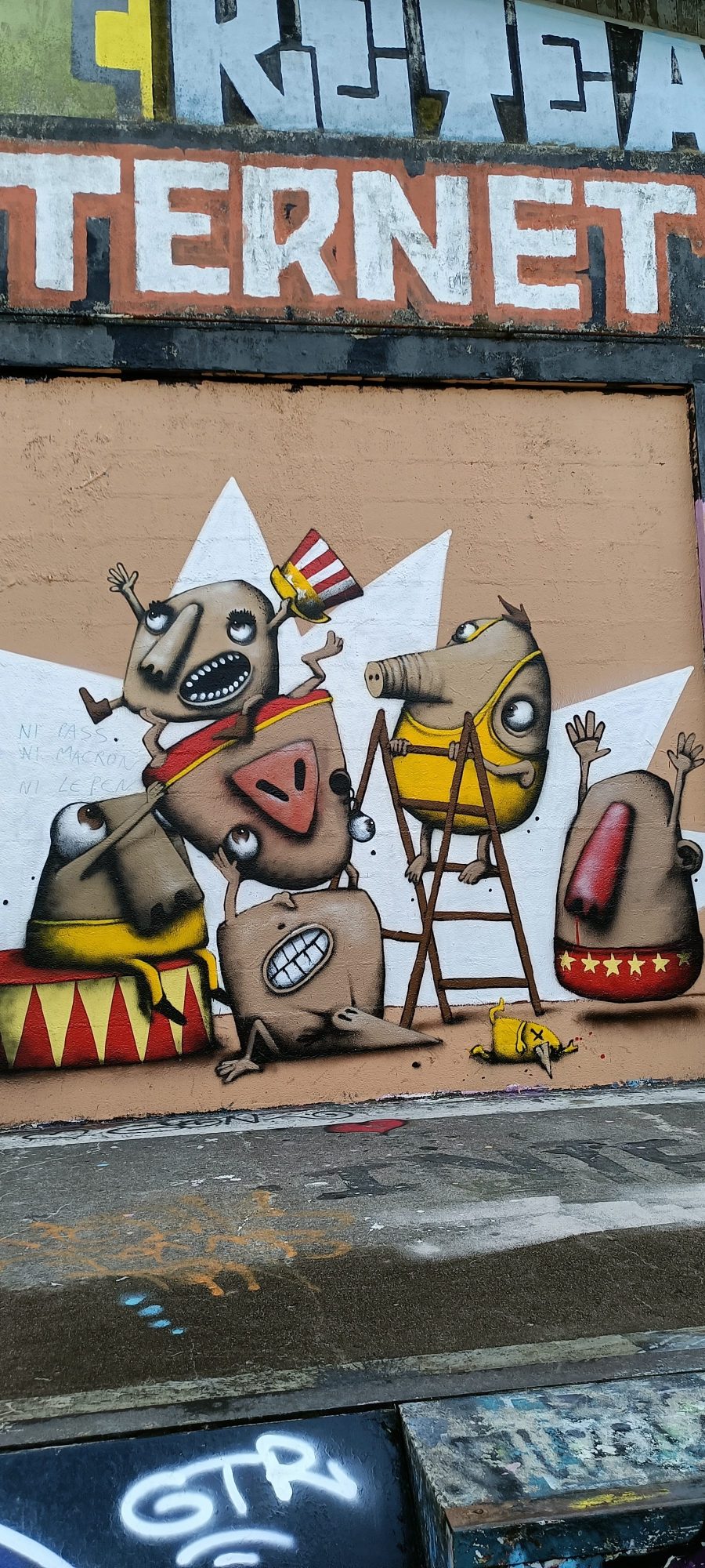 Circus Menagerie by Ador — Street art by Ador in Nantes