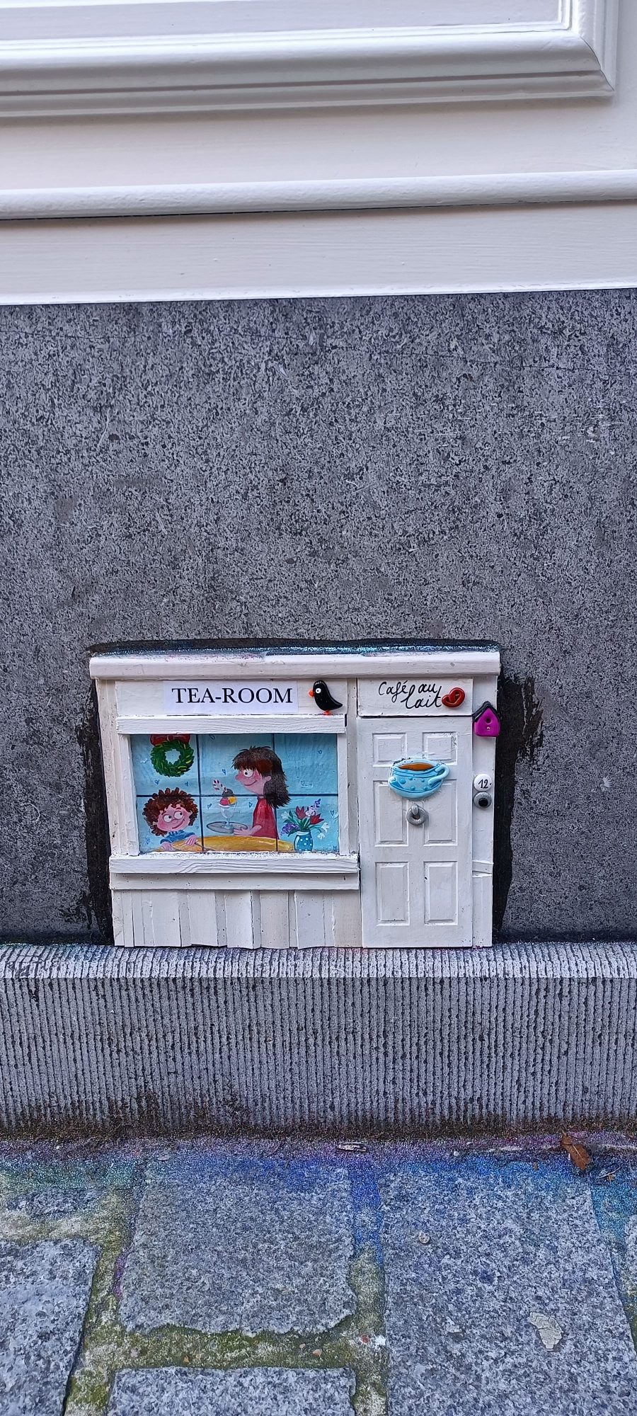 Miniature Tea Room in Bruges — Street art in Brugge