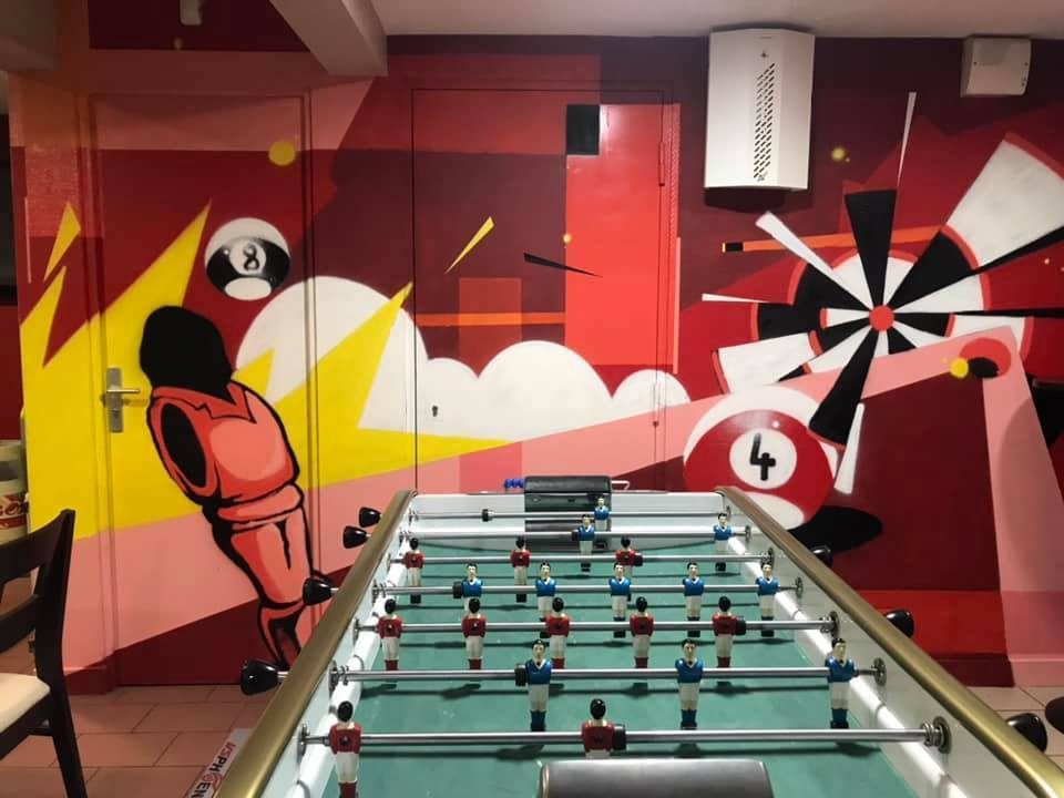 Jeux de salle, décor sportif — Street art à Vannes