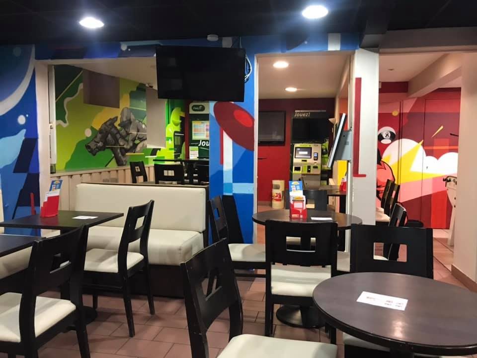Jeux de salle, décor sportif — Street art à Vannes