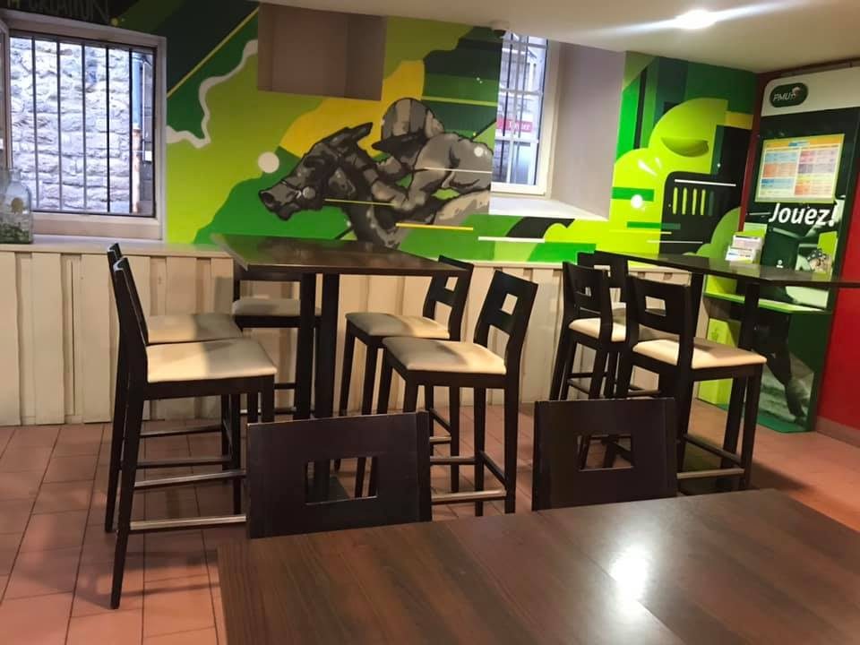 Jeux de salle, décor sportif — Street art à Vannes