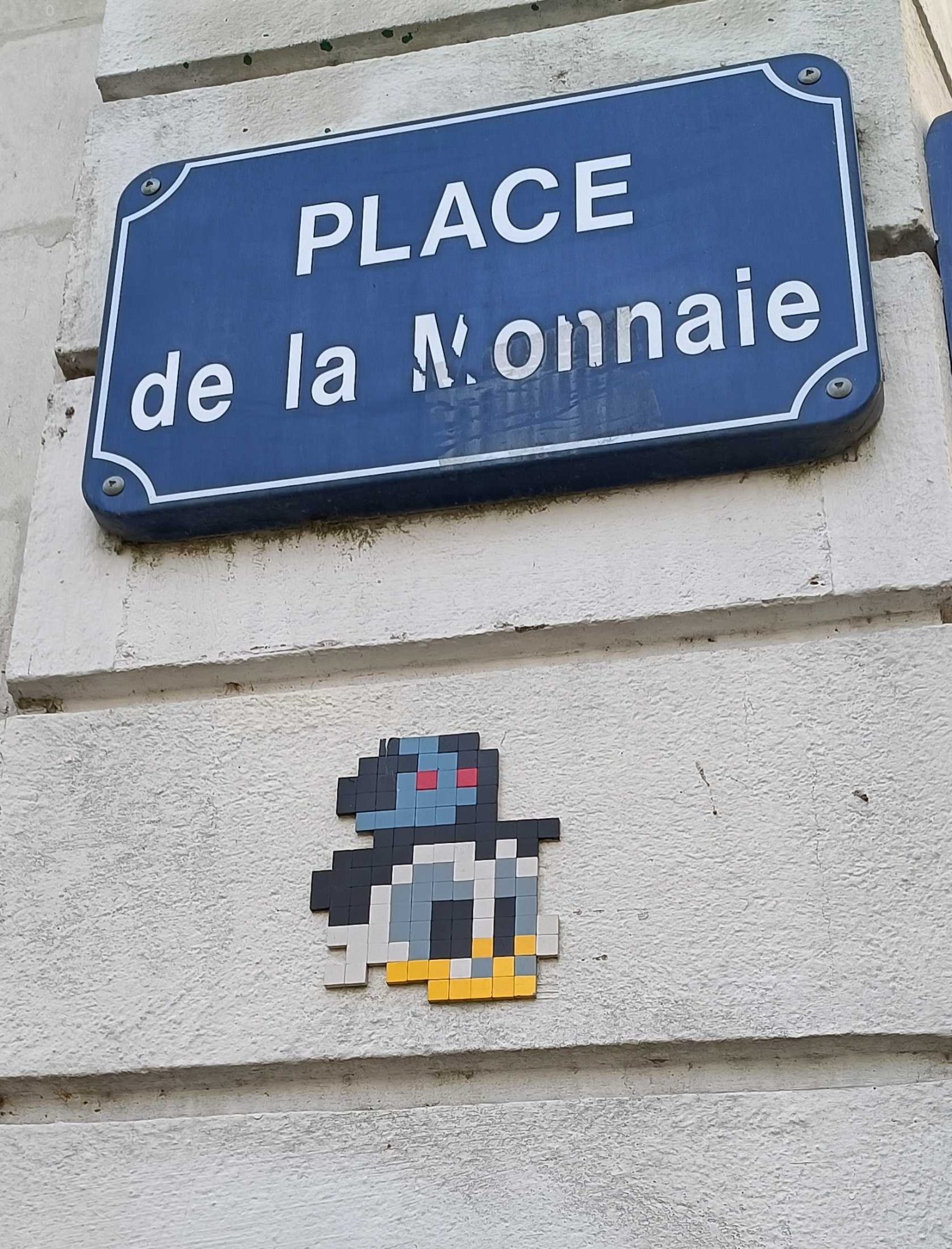 Digital Space Invader Style Creature — Street art in Nantes